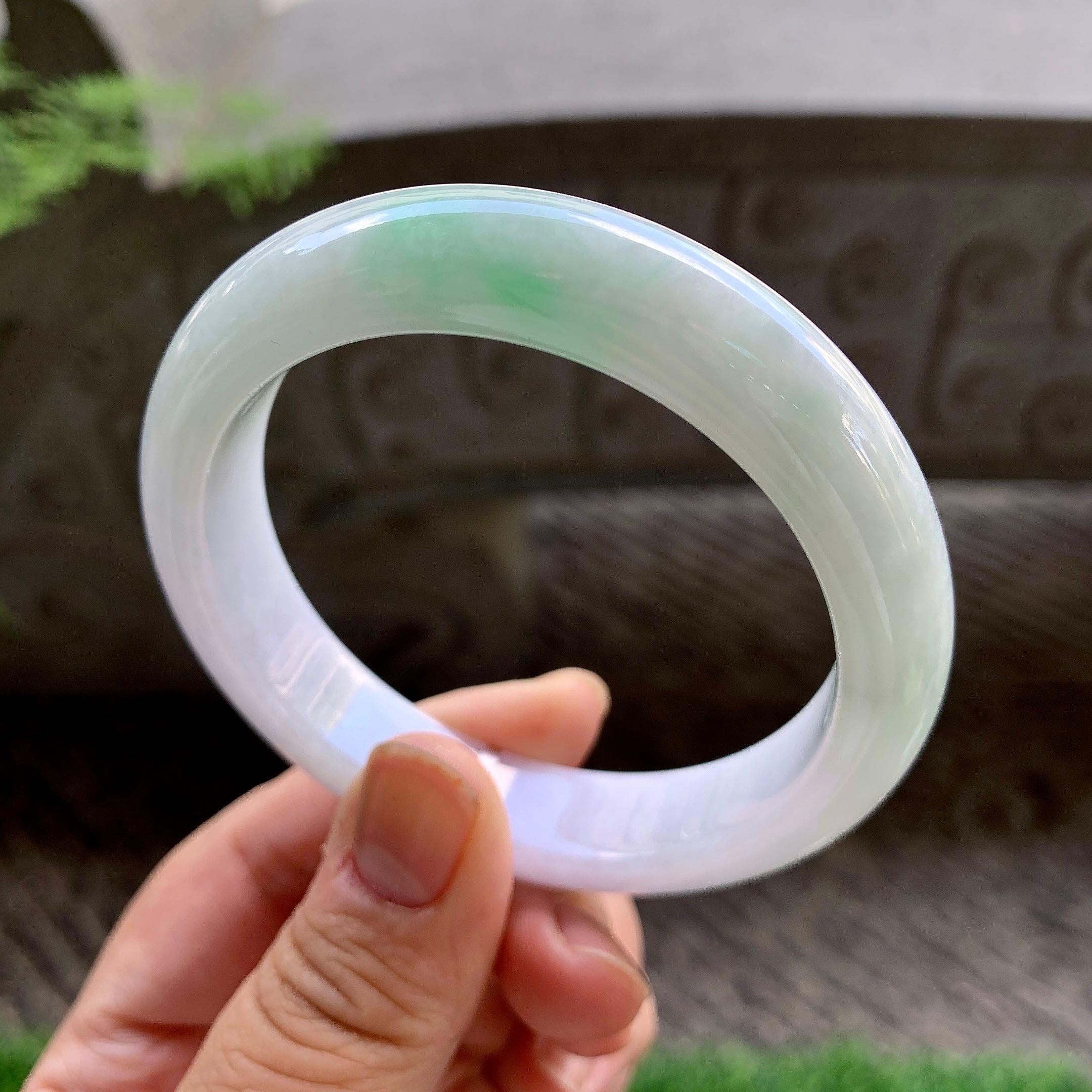 糯种飘翠绿平安镯（57.3mm）（yc213143）