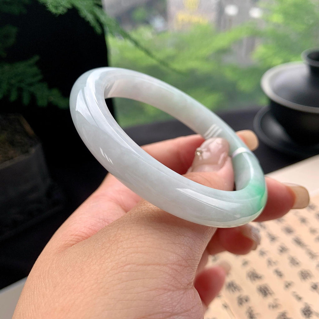 细糯种淡晴底飘绿正圈平安镯 52.5圈口 天然缅甸A货翡翠（yc473064）