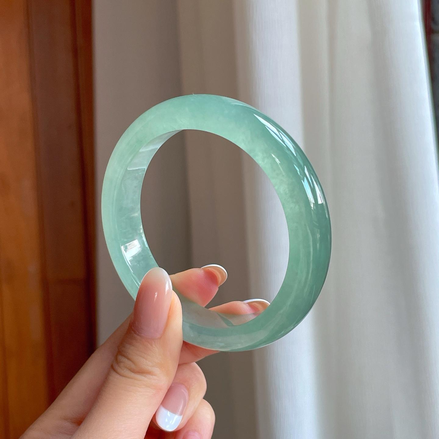 冰种晴绿翡翠平安镯（57mm)（yc379995）