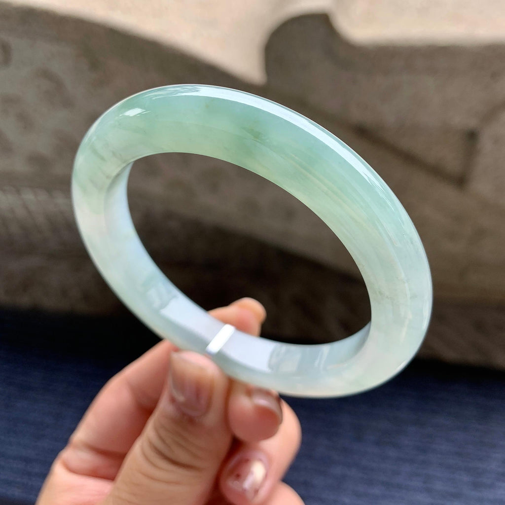 糯冰种飘蓝花正圈平安镯 56.6圈口 天然缅A货翡翠（yc345044）