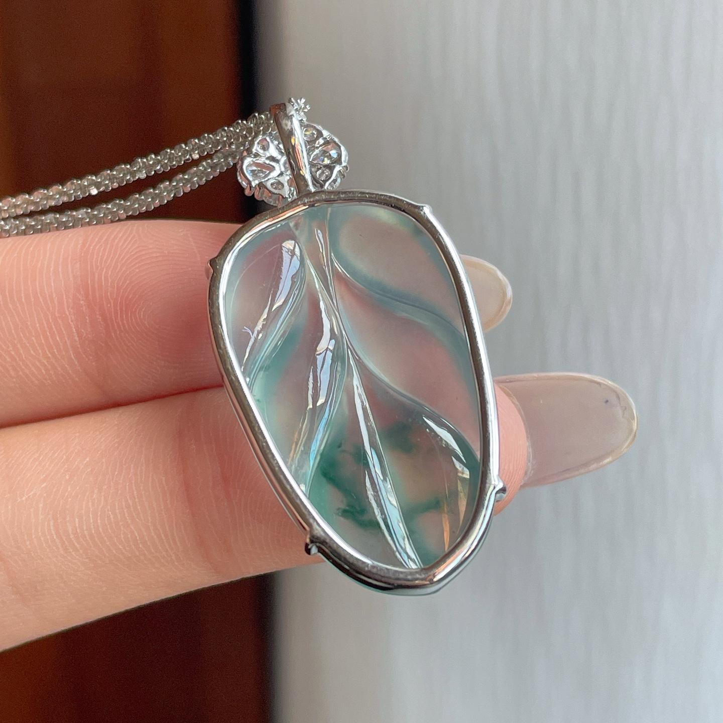 18k金钻镶冰玻种飘绿翡翠叶子（yc270322）