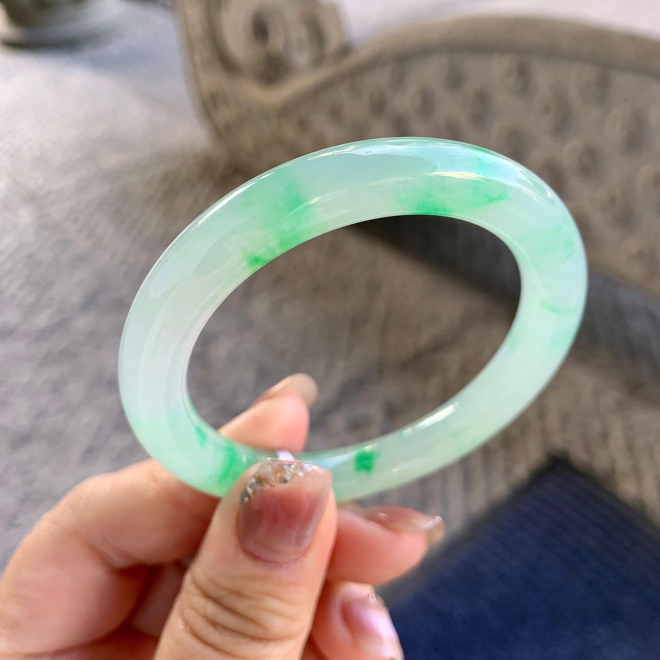 糯冰种飘花圆条手镯（50.3mm）（yc290977）