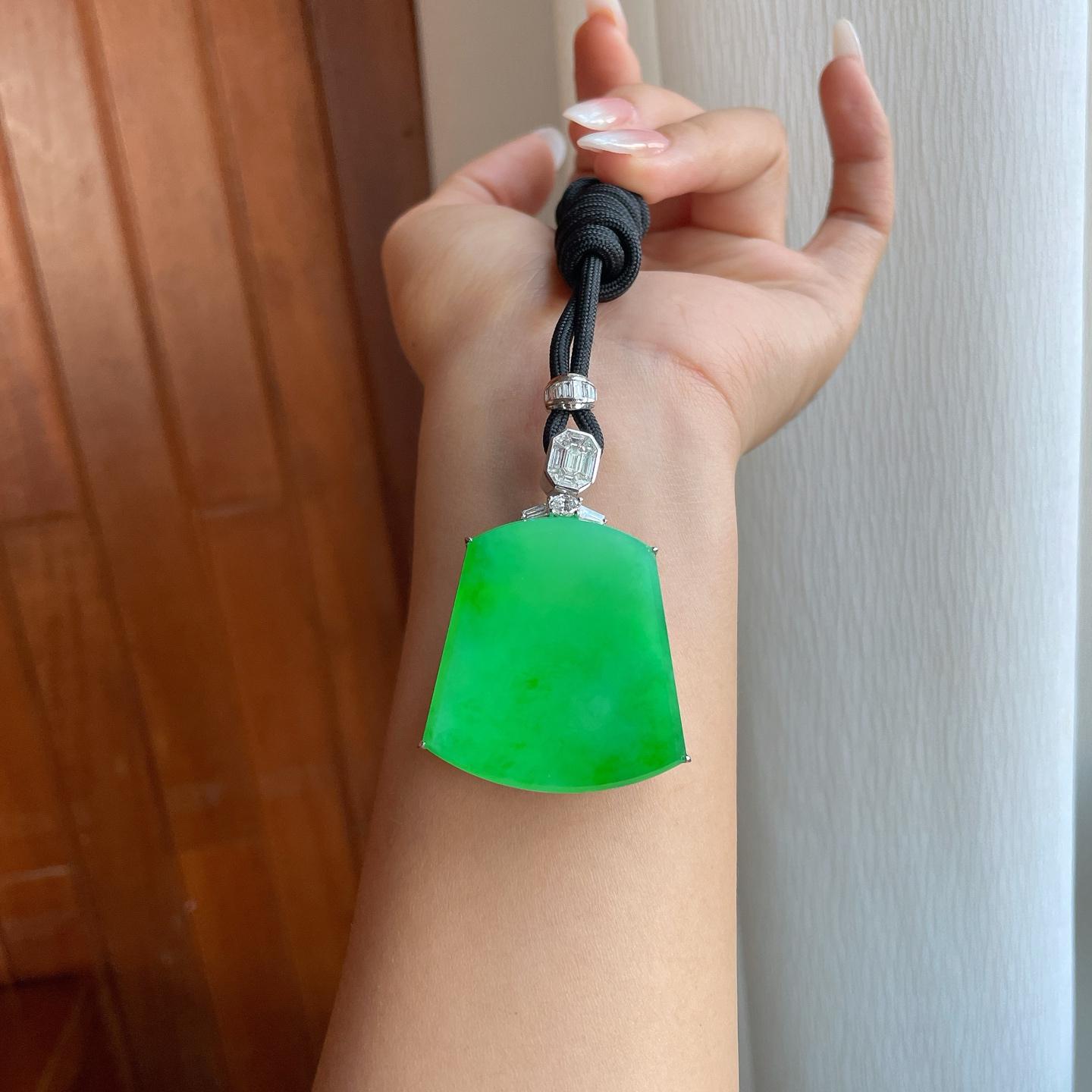 18k金镶糯冰种满绿翡翠无事牌（yc266493）