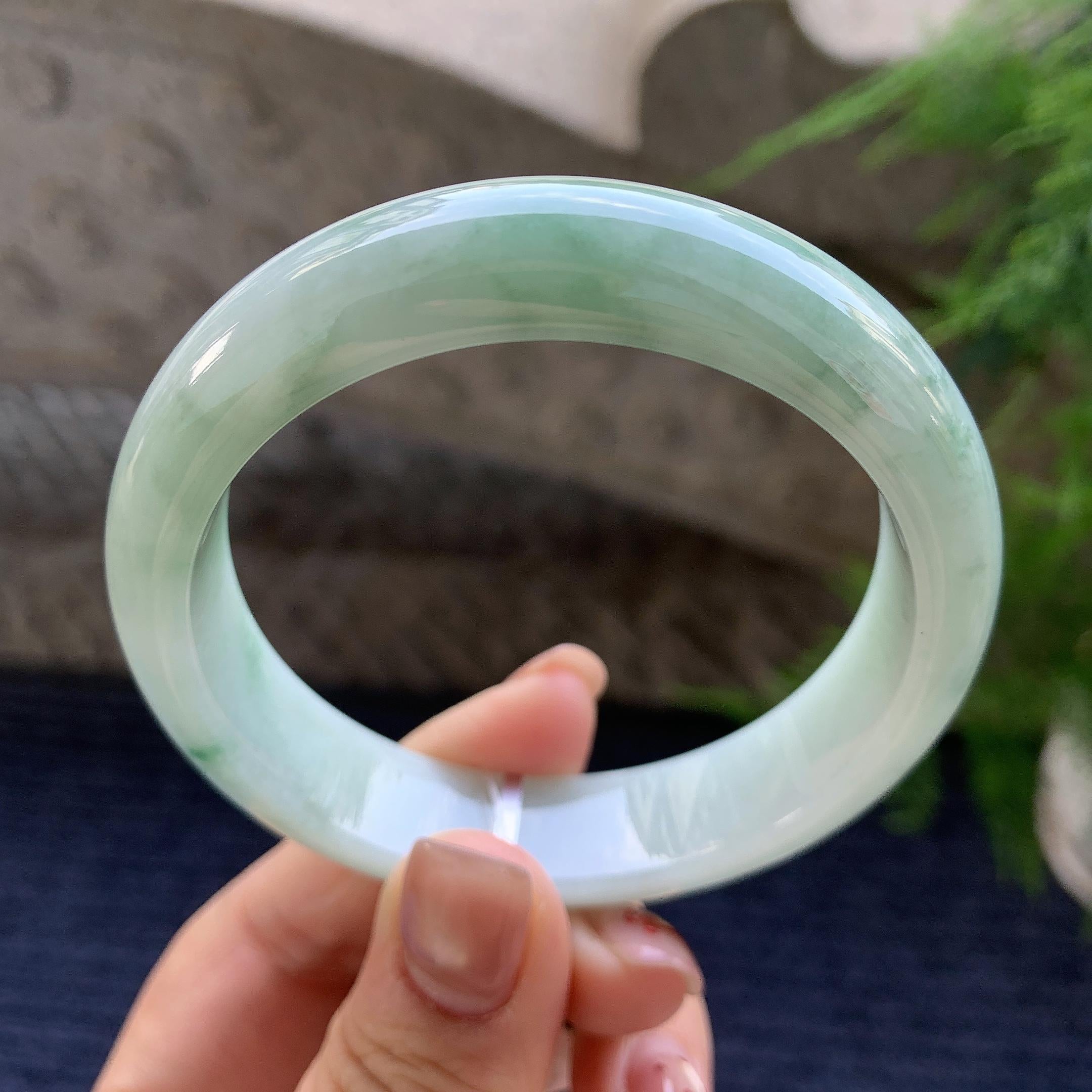 细糯种飘绿花正圈平安镯 57圈口 天然缅甸A货翡翠（yc347593）