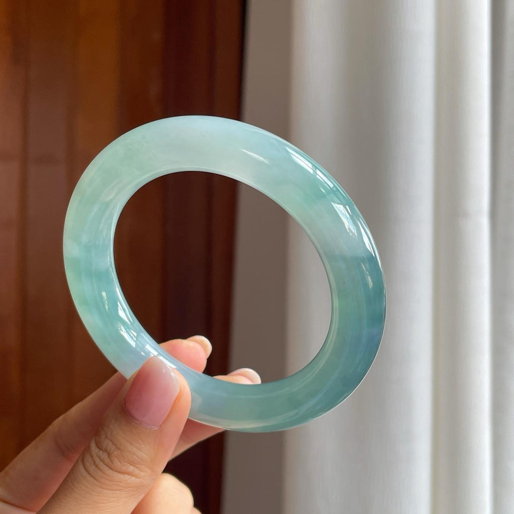 冰种蓝晴翡翠圆条手镯（58mm)（yc381141）