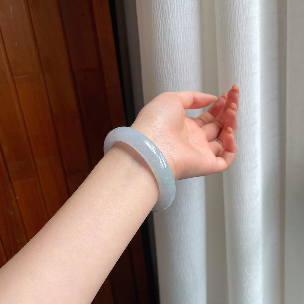糯冰淡底色翡翠贵妃镯（53.7mm）（yc358327）