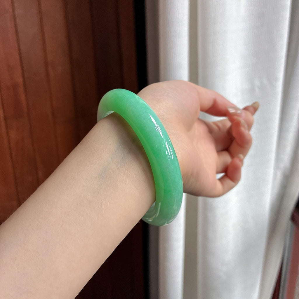 大圈口 糯冰带色正圈平安镯 61圈 天然缅甸A货翡翠（yc466165）