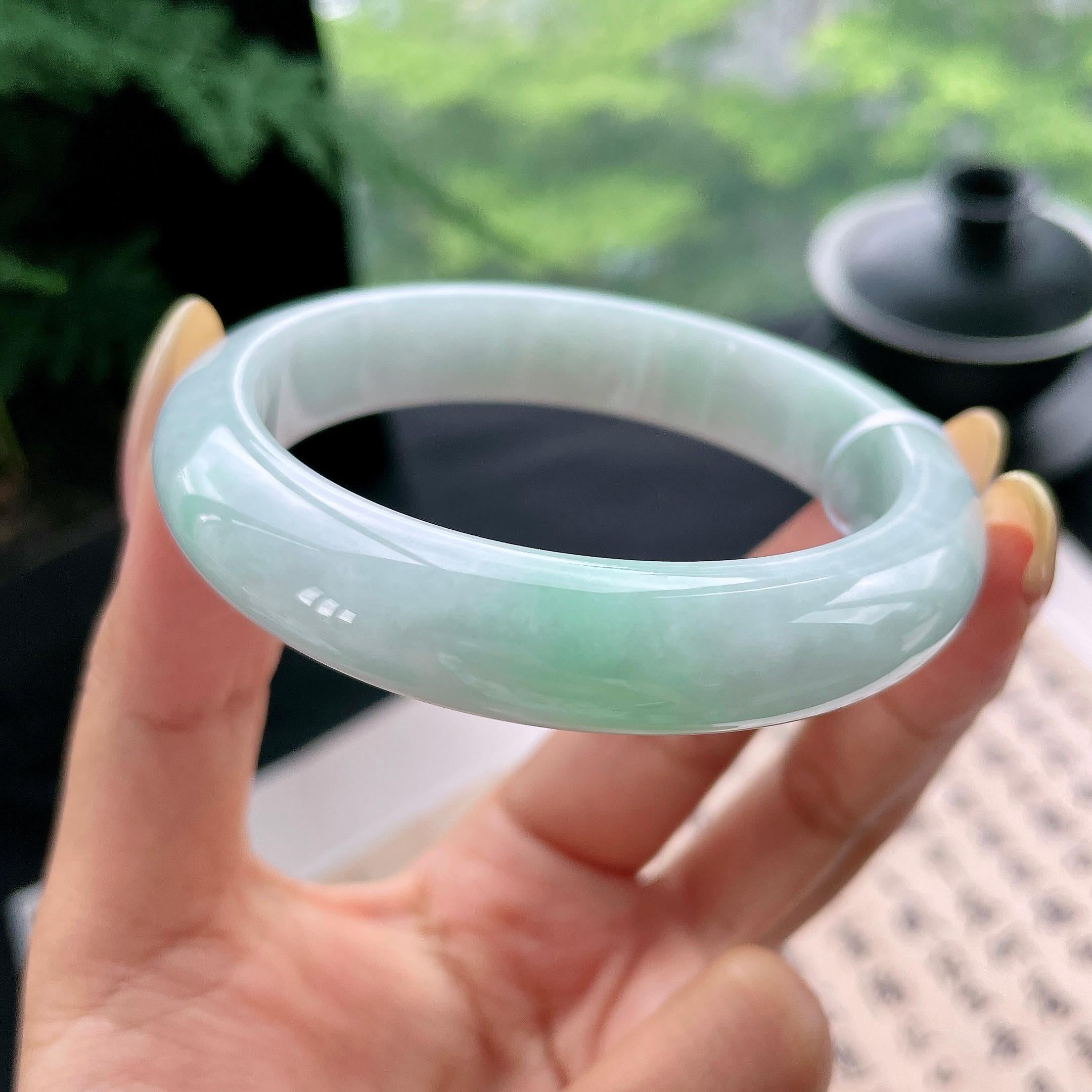 细糯种飘绿正圈平安镯57.2圈 天然缅甸A货翡翠（yc473060）