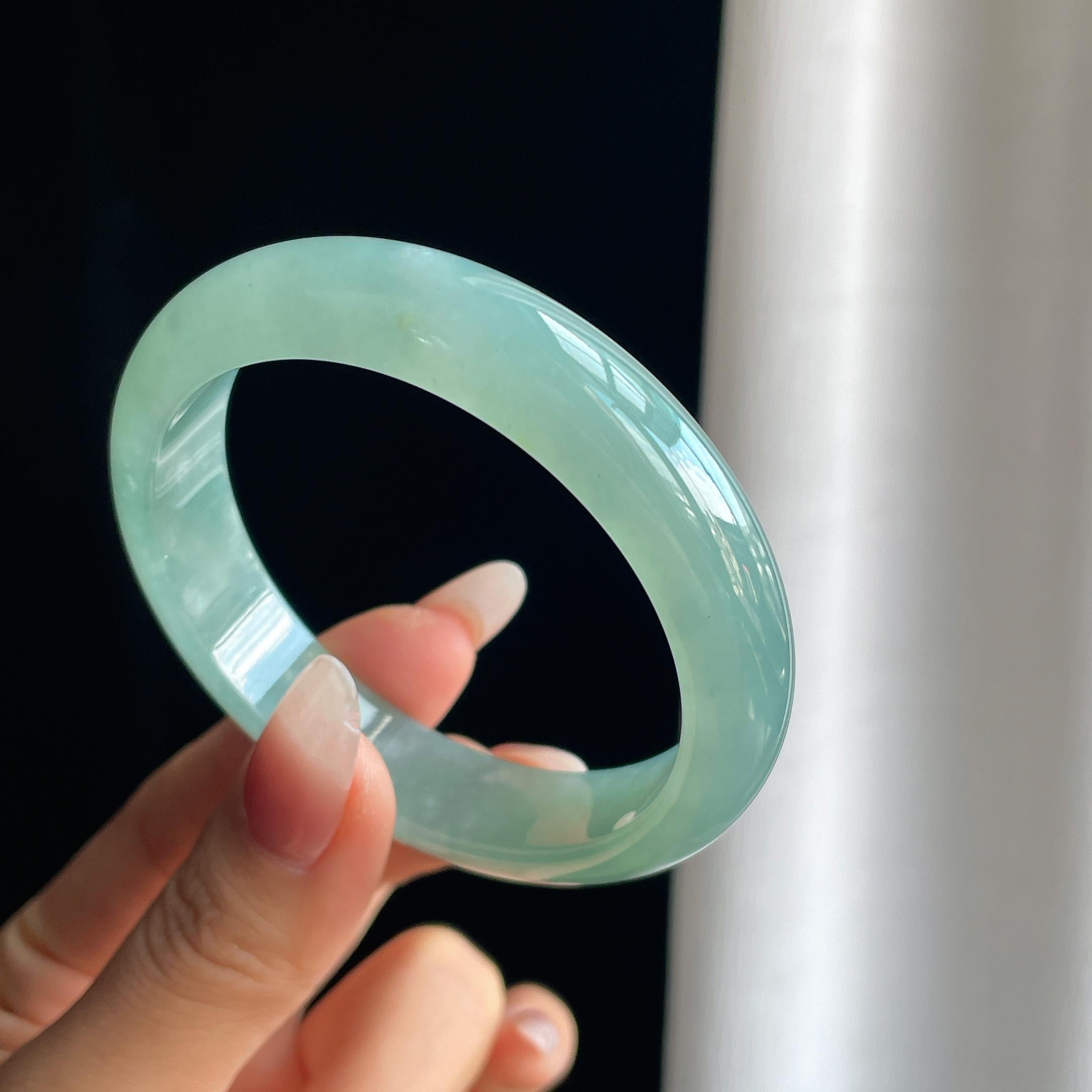 冰种湖水蓝翡翠平安镯（55.7mm）（yc303030）