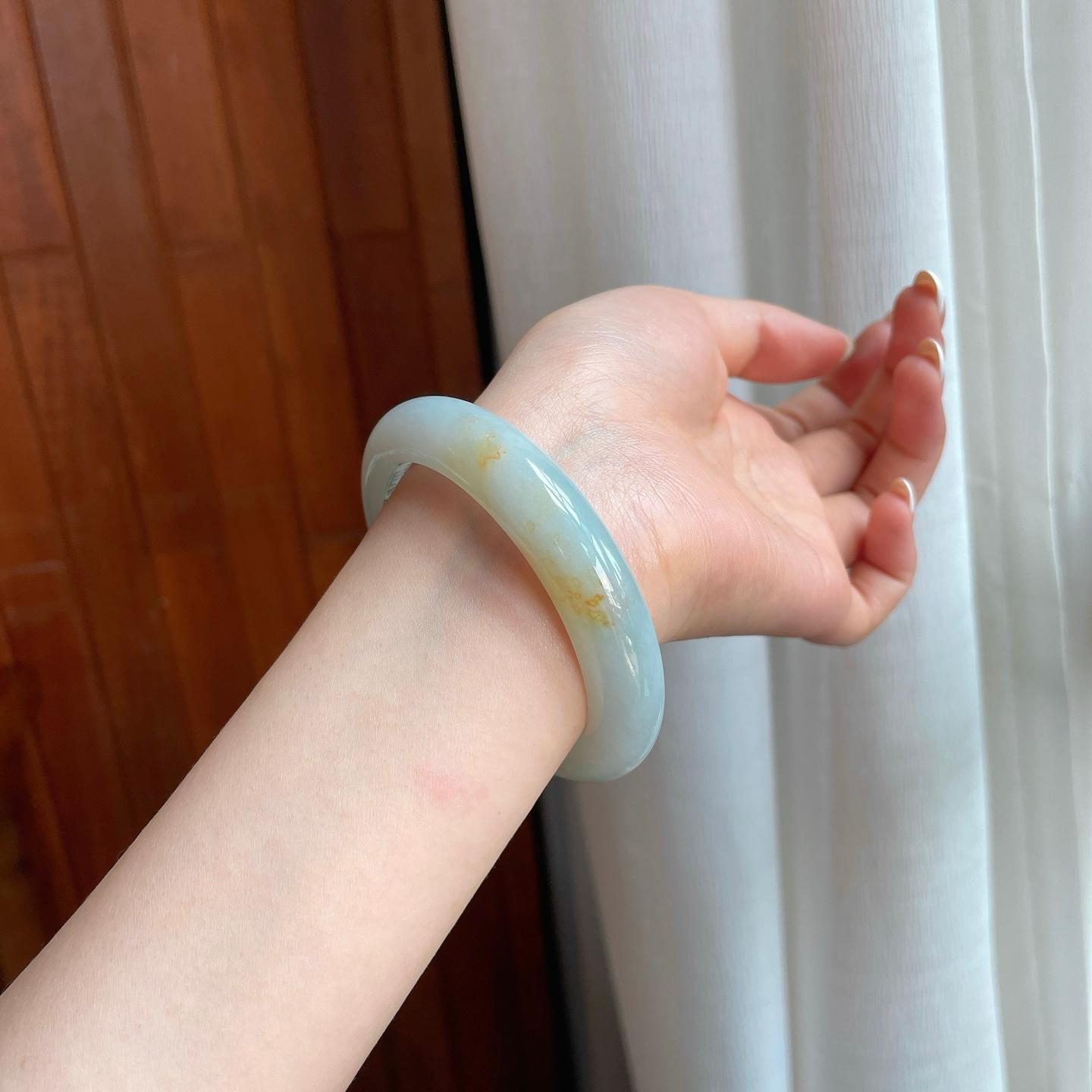 糯冰晴底飘黄翡翠平安镯（55.4mm)（yc373470）