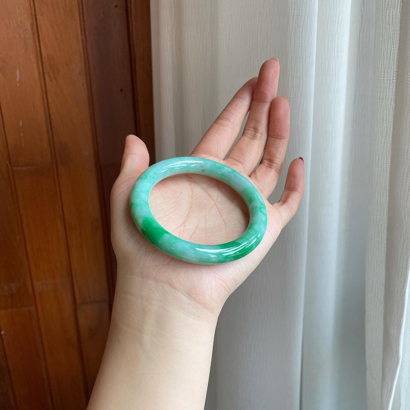 糯冰带色翡翠圆条手镯（54.6mm）（yc302152）