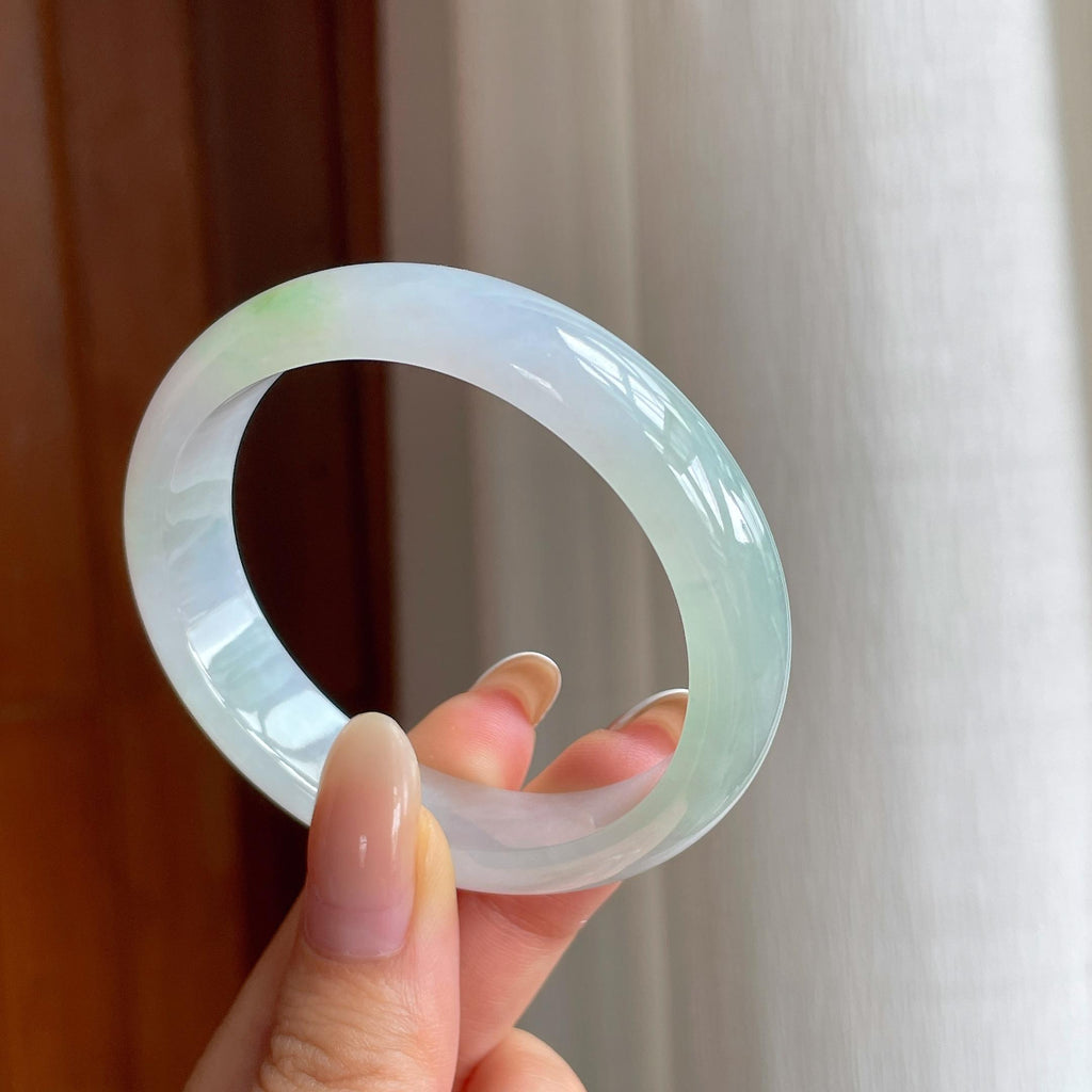 糯冰淡底色翡翠贵妃镯（53.4mm)（yc416011）