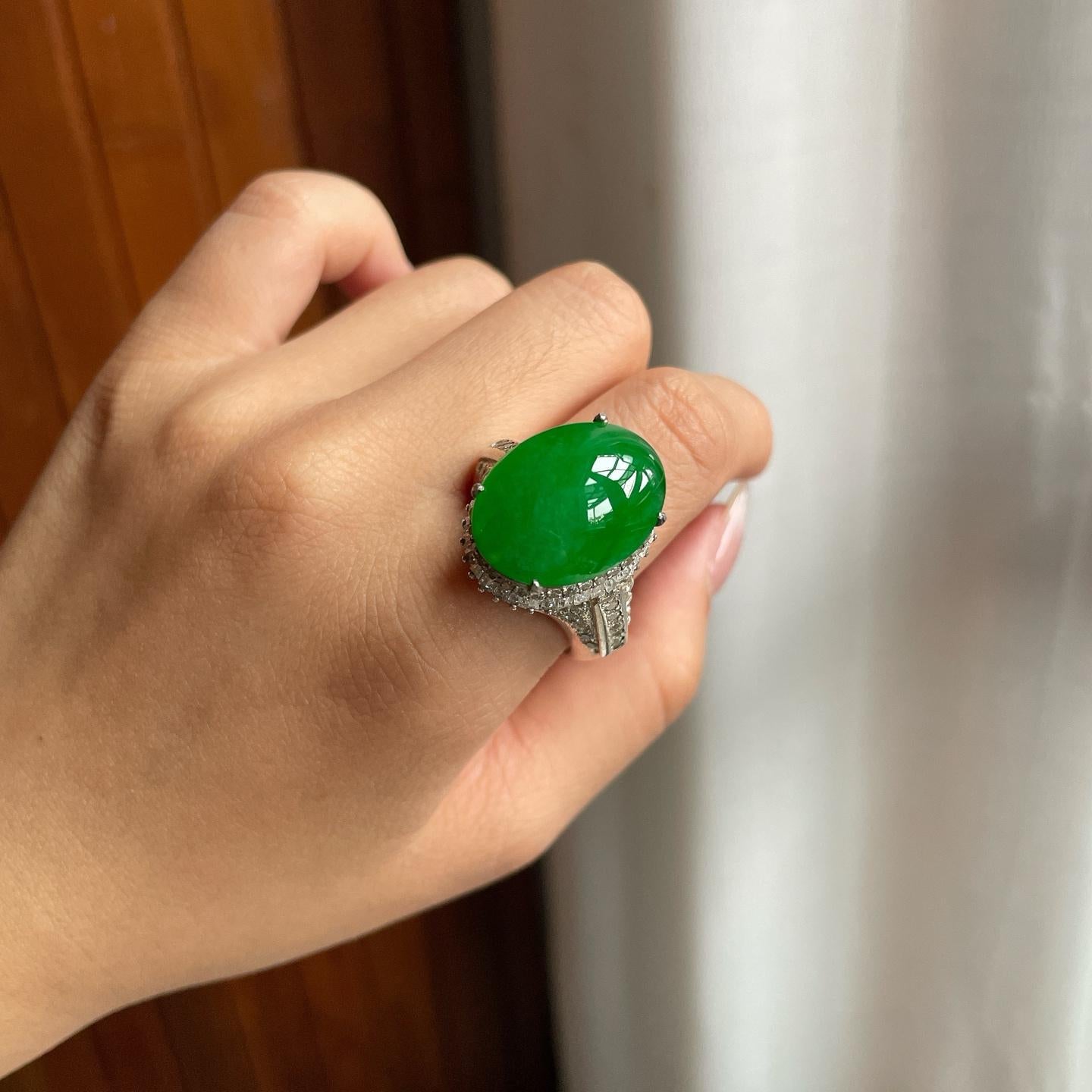 铜托糯冰种满绿翡翠蛋面