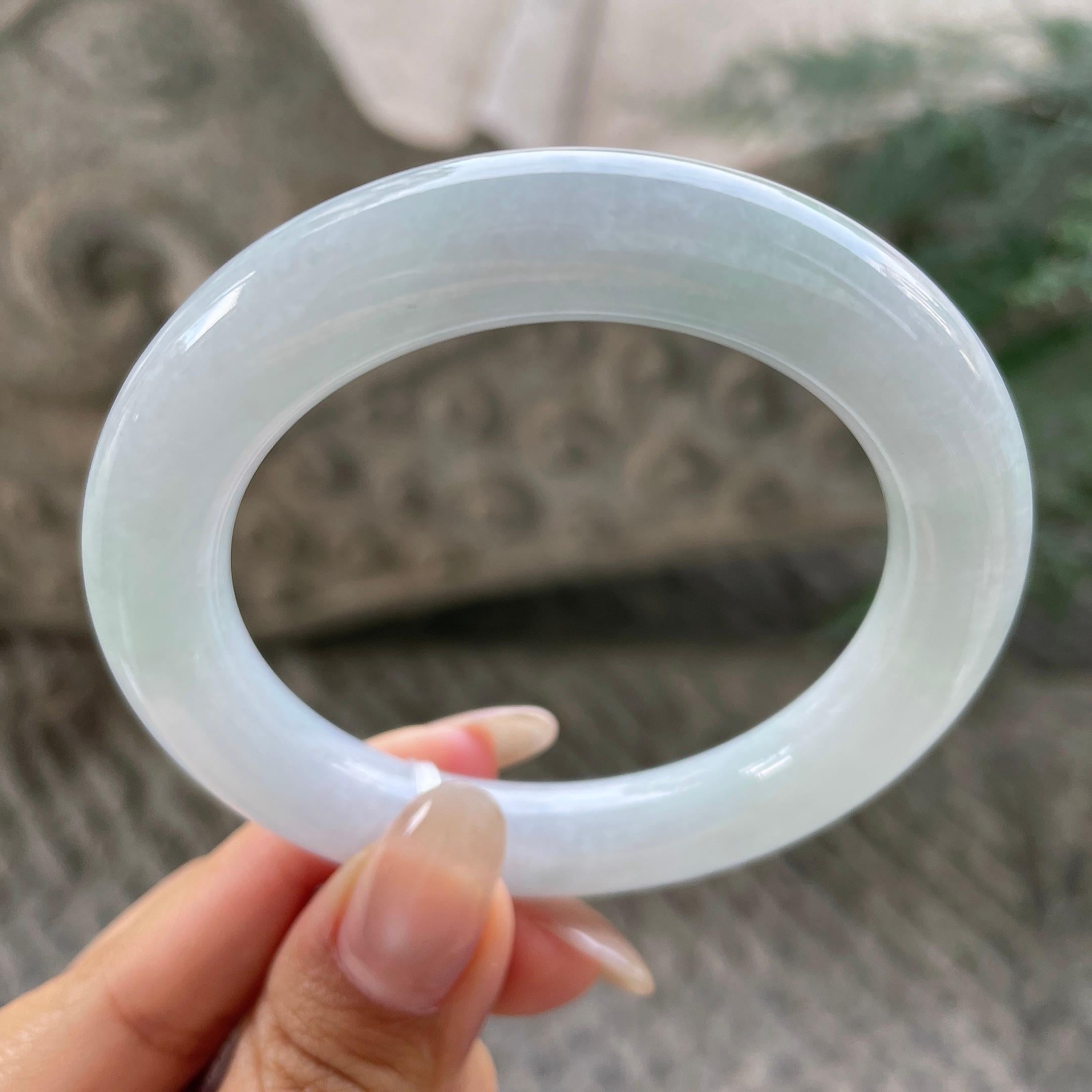 细糯种带底色圆条手镯55圈    天然缅甸A货翡翠（yc351371）