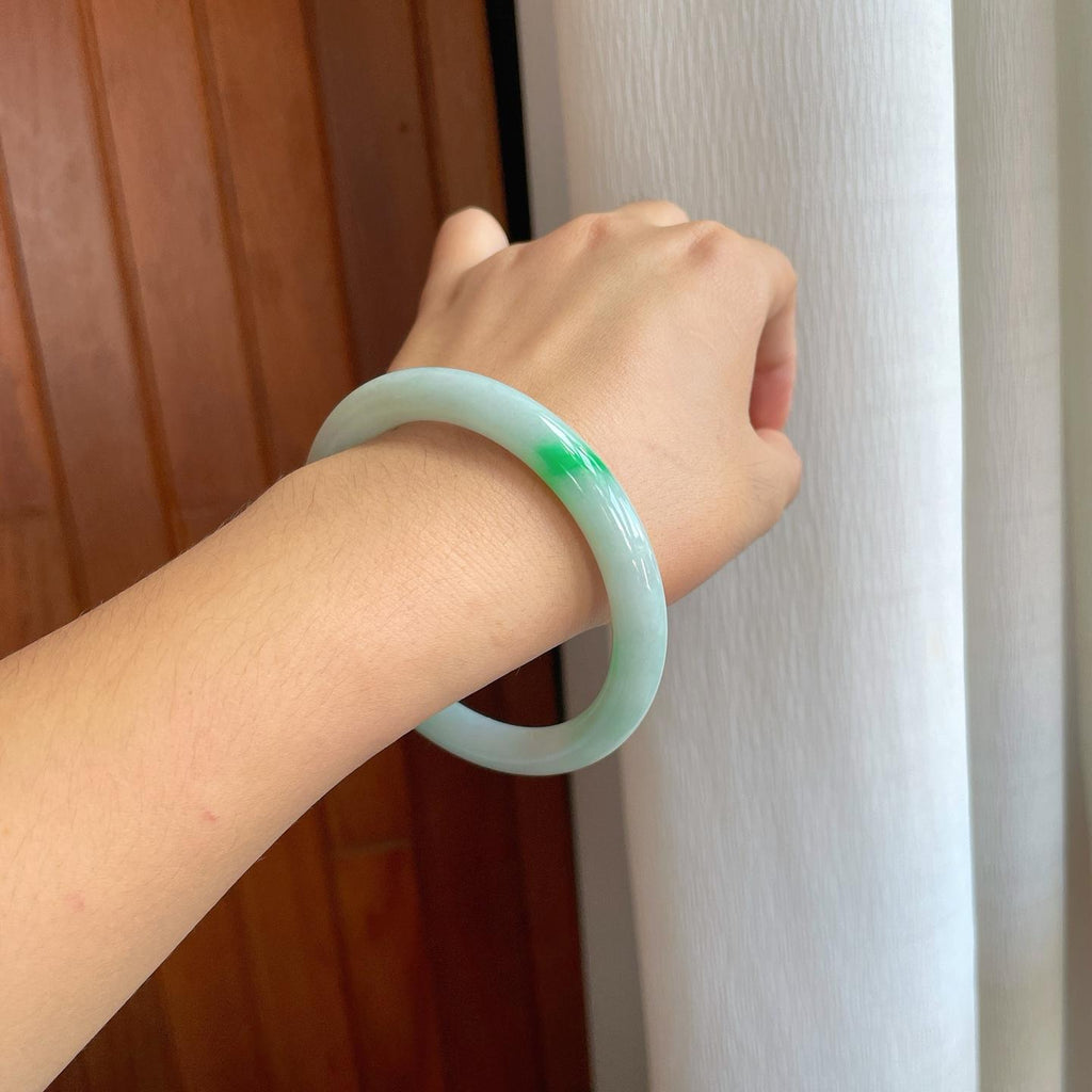 糯种带色圆条翡翠手镯（61mm）（yc268115）