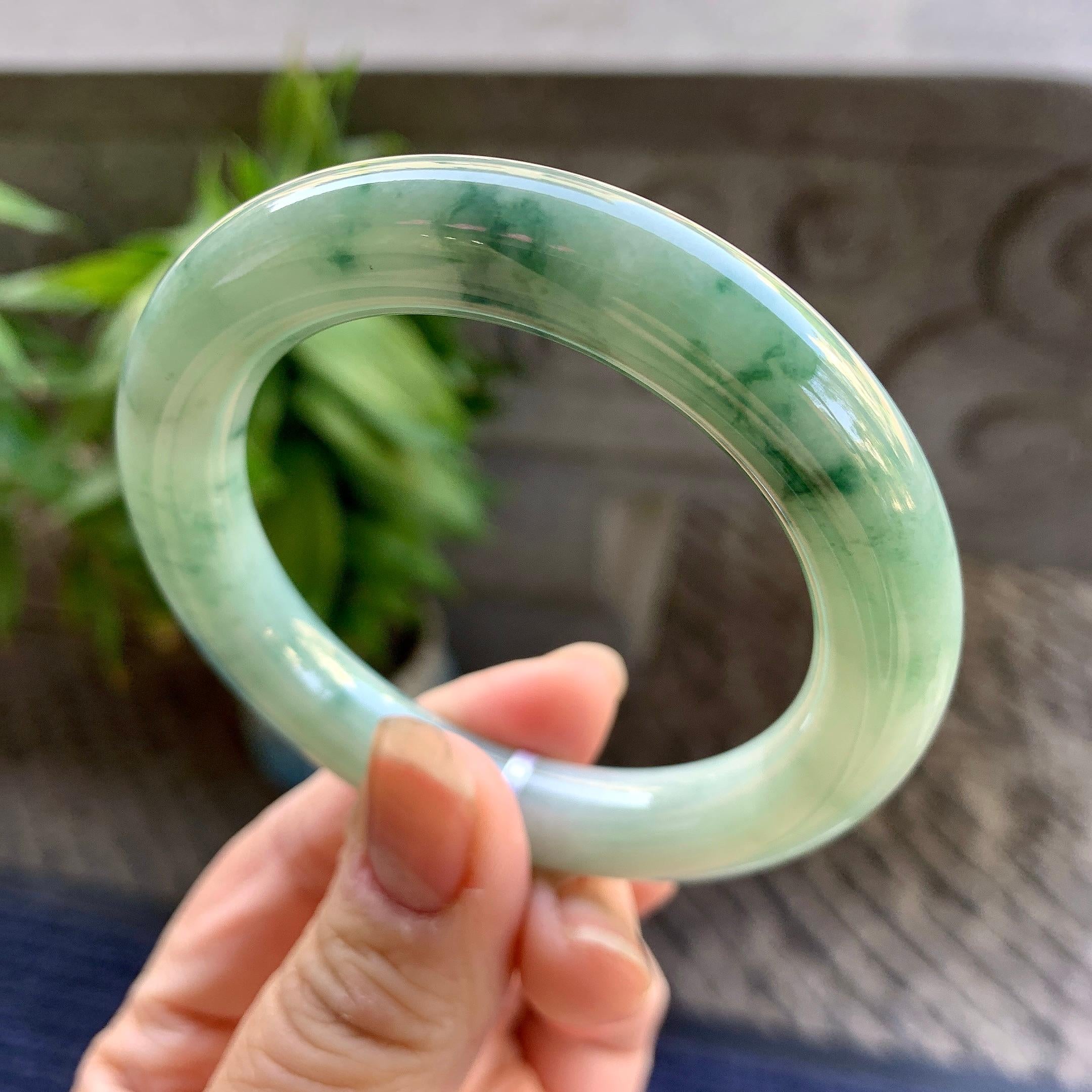 小圈口 细糯种飘绿花圆条手镯51.6圈口 天然缅甸A货翡翠（yc330333）