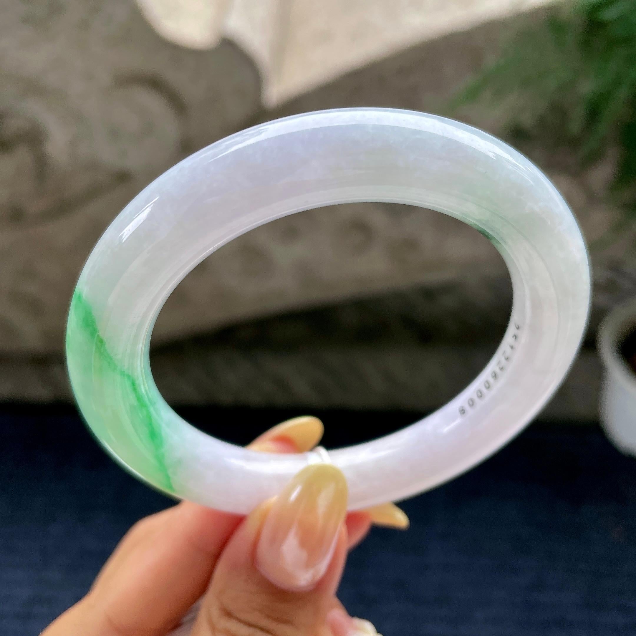细糯种淡紫底飘翠绿圆条手镯56.2圈 天然缅甸A货翡翠（yc460683）