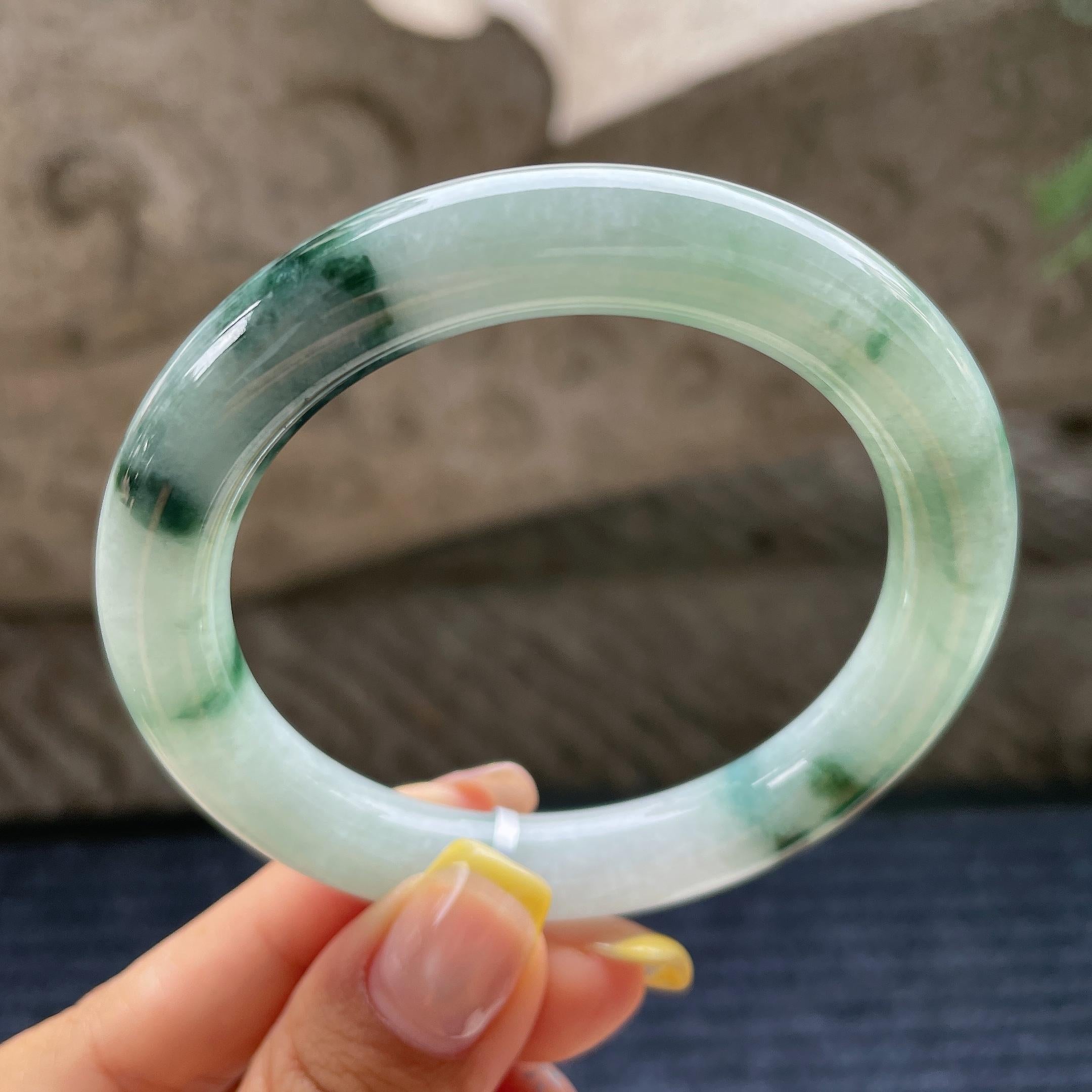 细糯种飘花圆条手镯56.4圈      天然缅甸A货翡翠（yc381945）