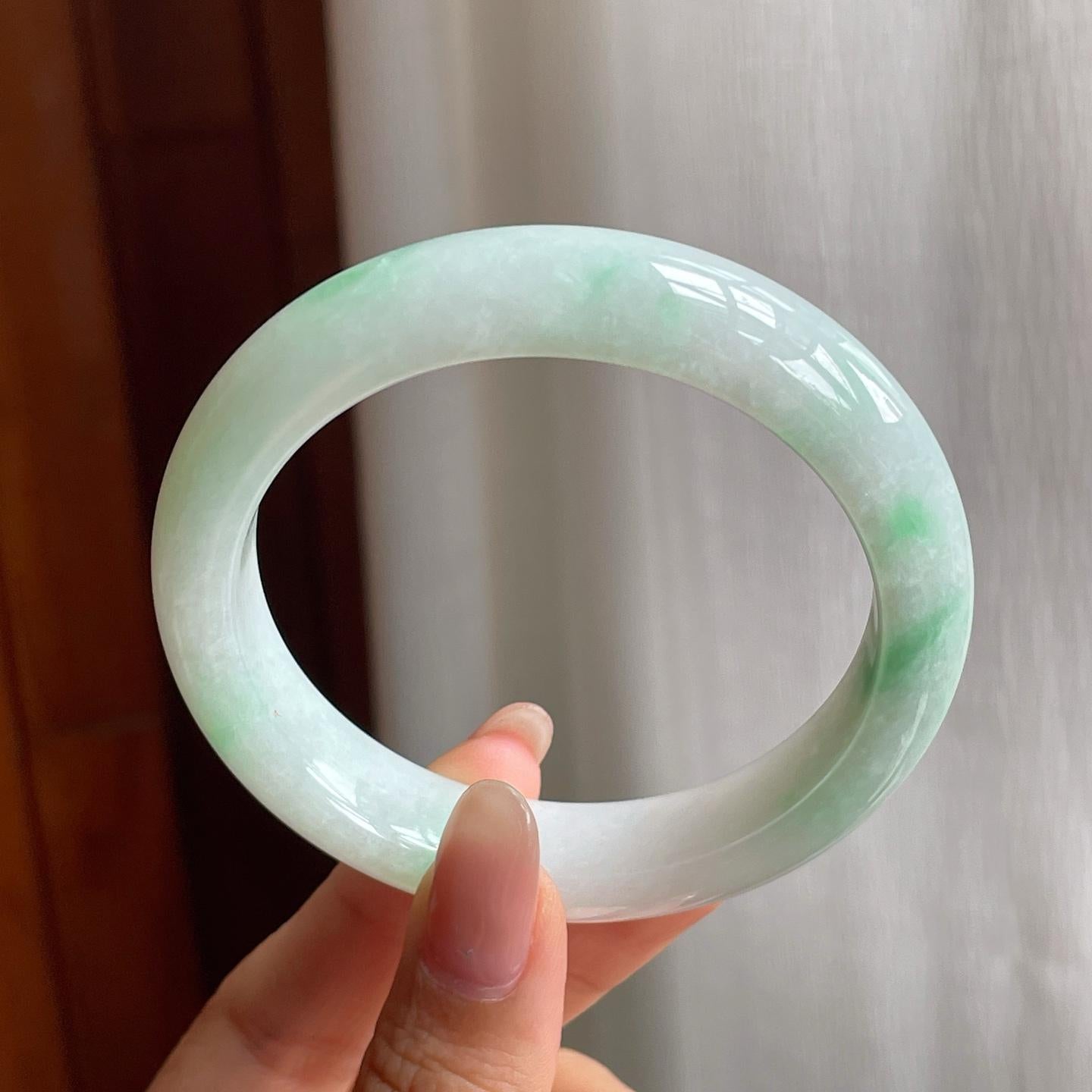 糯冰种飘绿花翡翠平安镯（56mm）