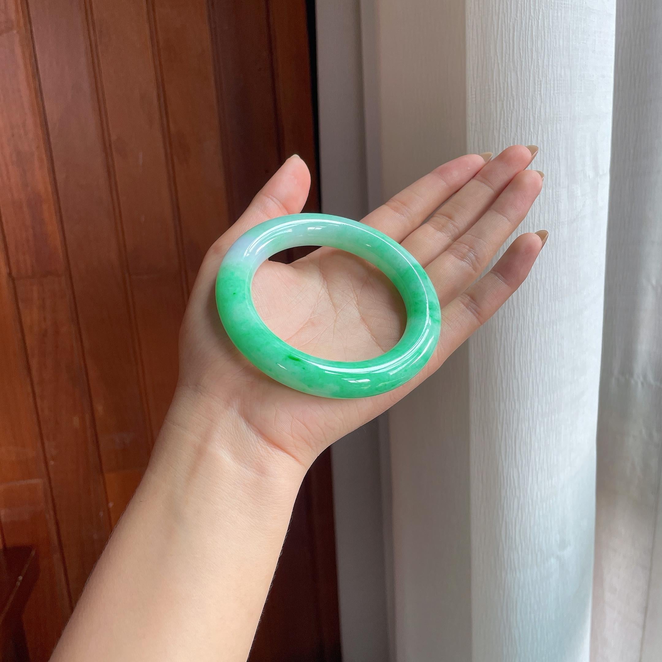 糯冰飘绿花翡翠圆条手镯(59.5mm)（yc423954）