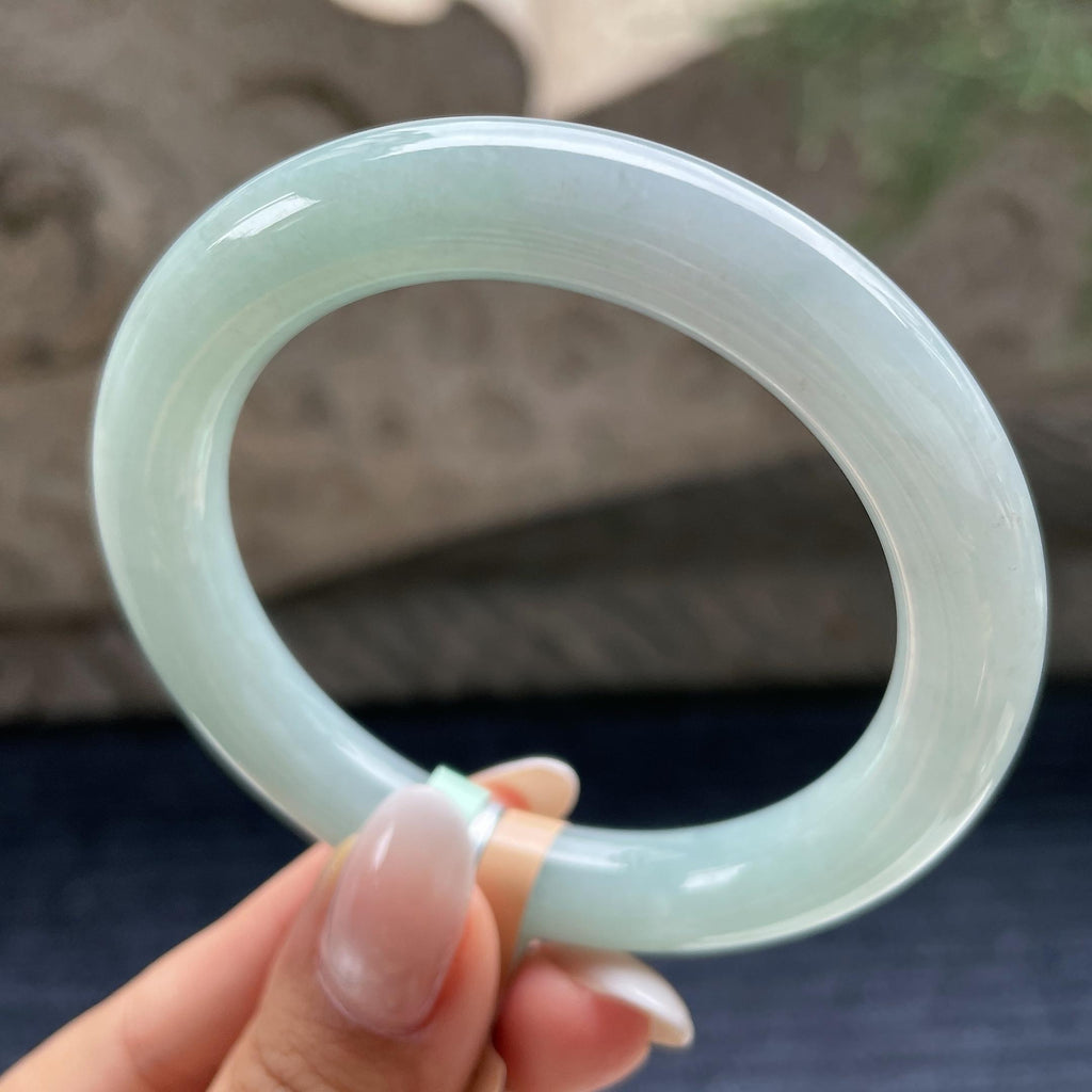 细糯种淡晴底圆条手镯54.8圈           天然缅甸A货翡翠（yc405548）