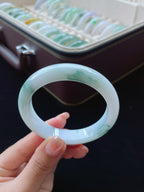 细糯种飘绿正圈翡翠手镯（55.5mm）（yc016644）