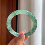 冰种飘花翡翠圆条手镯（55.5mm）（yc412137）