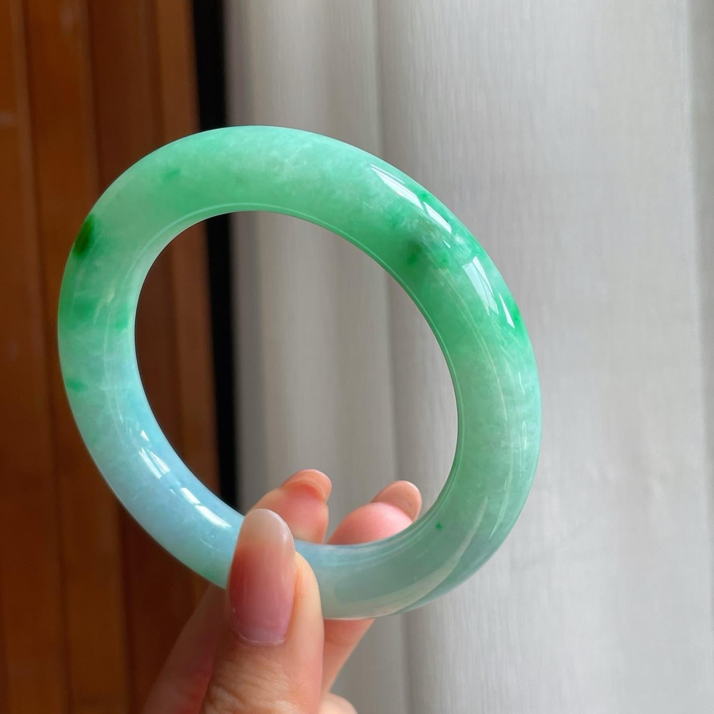 冰种带色翡翠圆条手镯（56.3mm)（yc345457）