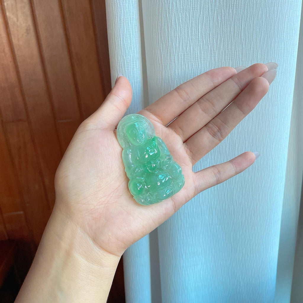 糯冰晴底带色翡翠观音挂件（yc265779）