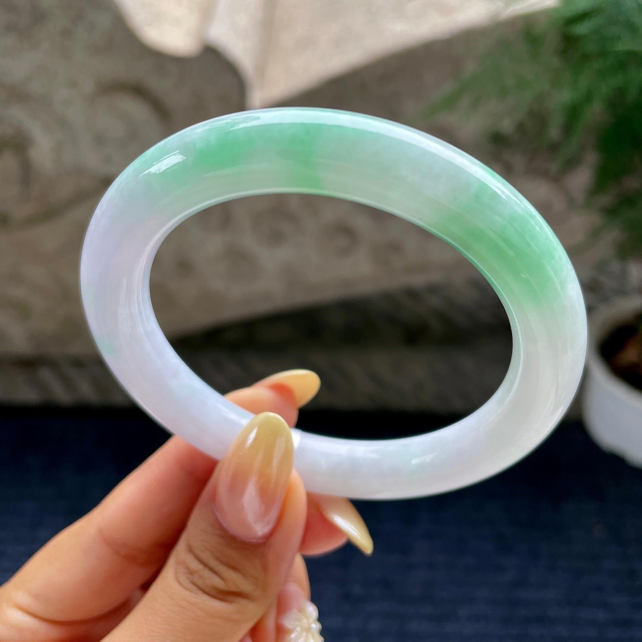 细糯种翠绿圆条手镯57圈 天然缅甸A货翡翠（yc460666）
