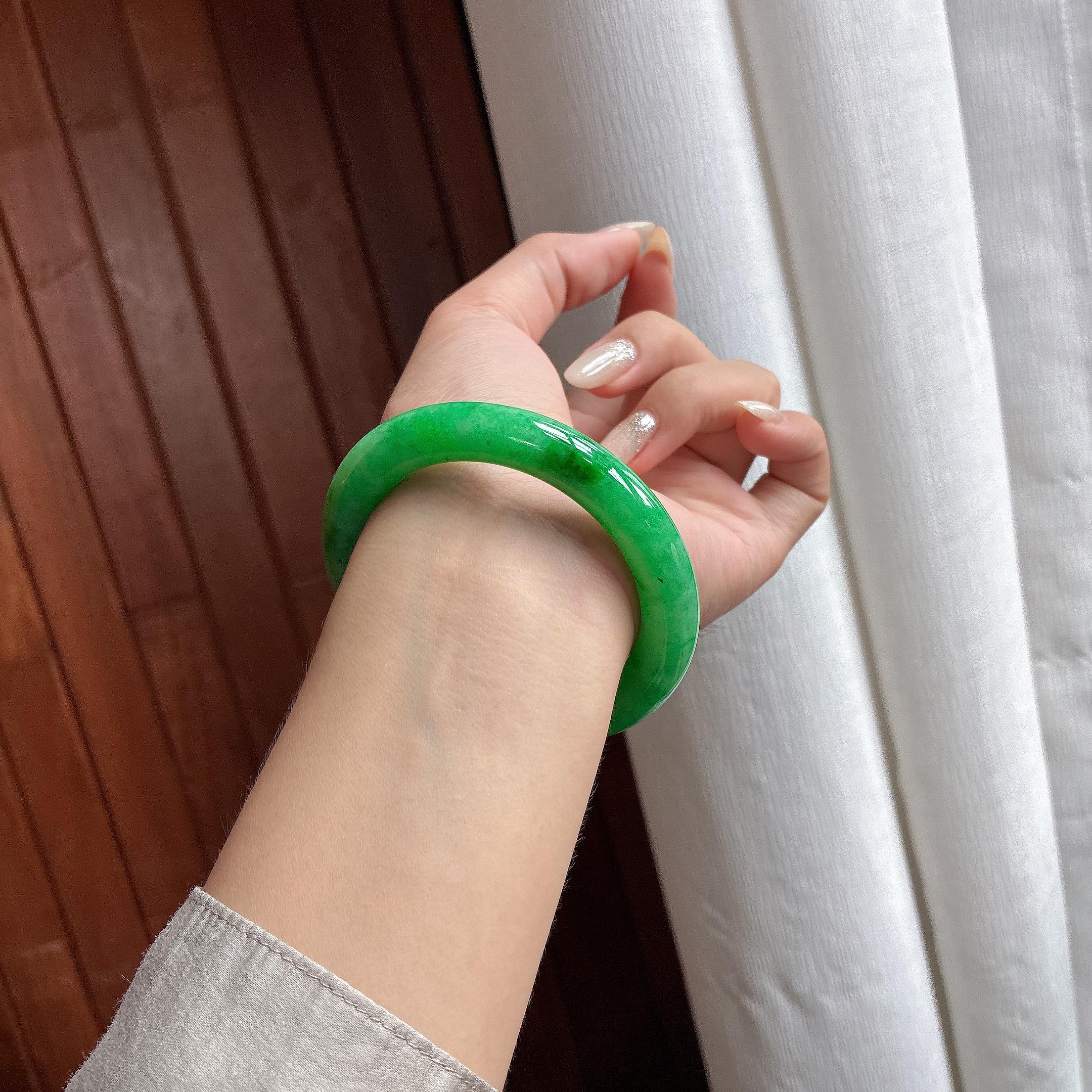 糯冰满色翡翠圆条手镯 56圈 天然缅甸翡翠Ａ货（yc487520）