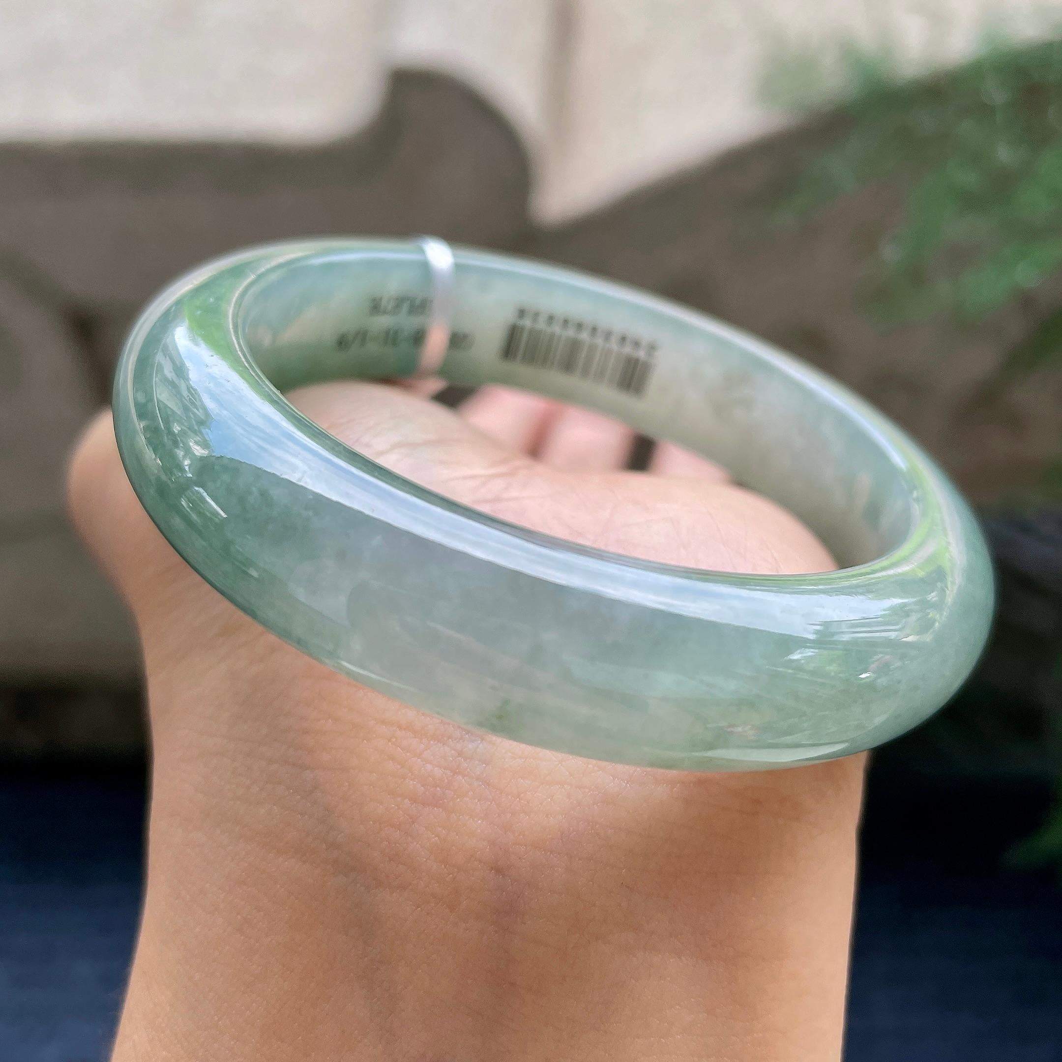 小圈口    细糯种湖水绿正圈平安镯     53.7圈     天然缅甸A货翡翠（yc416461）