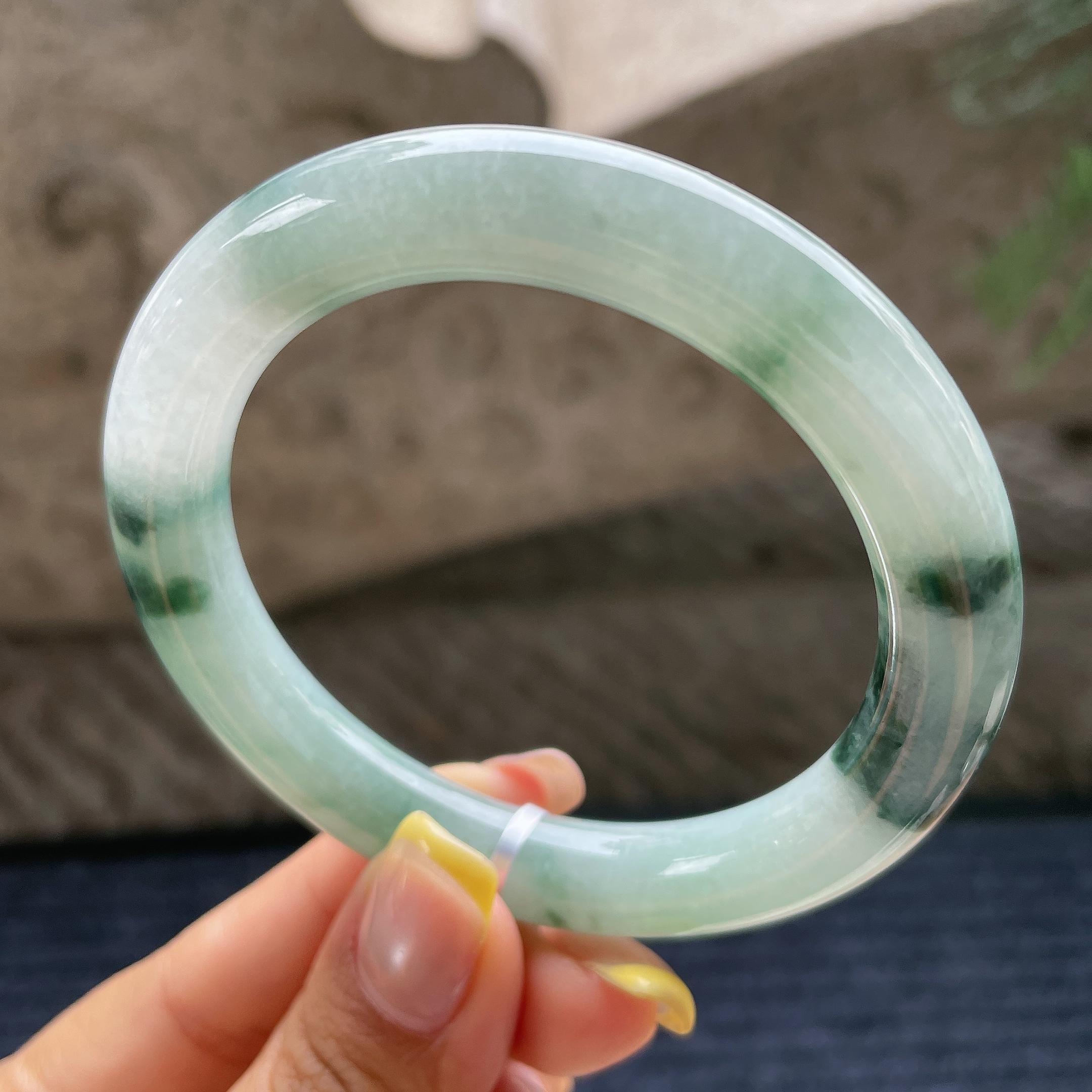 细糯种飘花圆条手镯56.4圈      天然缅甸A货翡翠（yc381945）