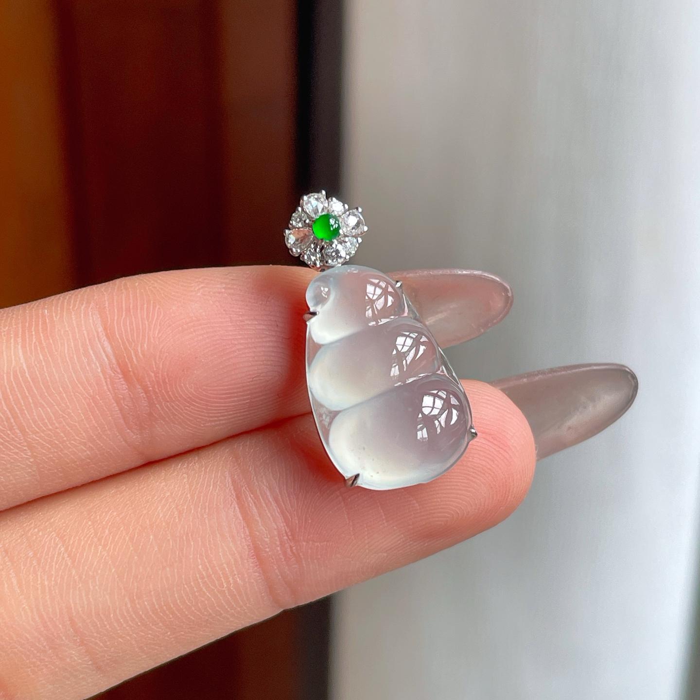 18k金钻镶冰玻种无色翡翠豆子（yc246207）