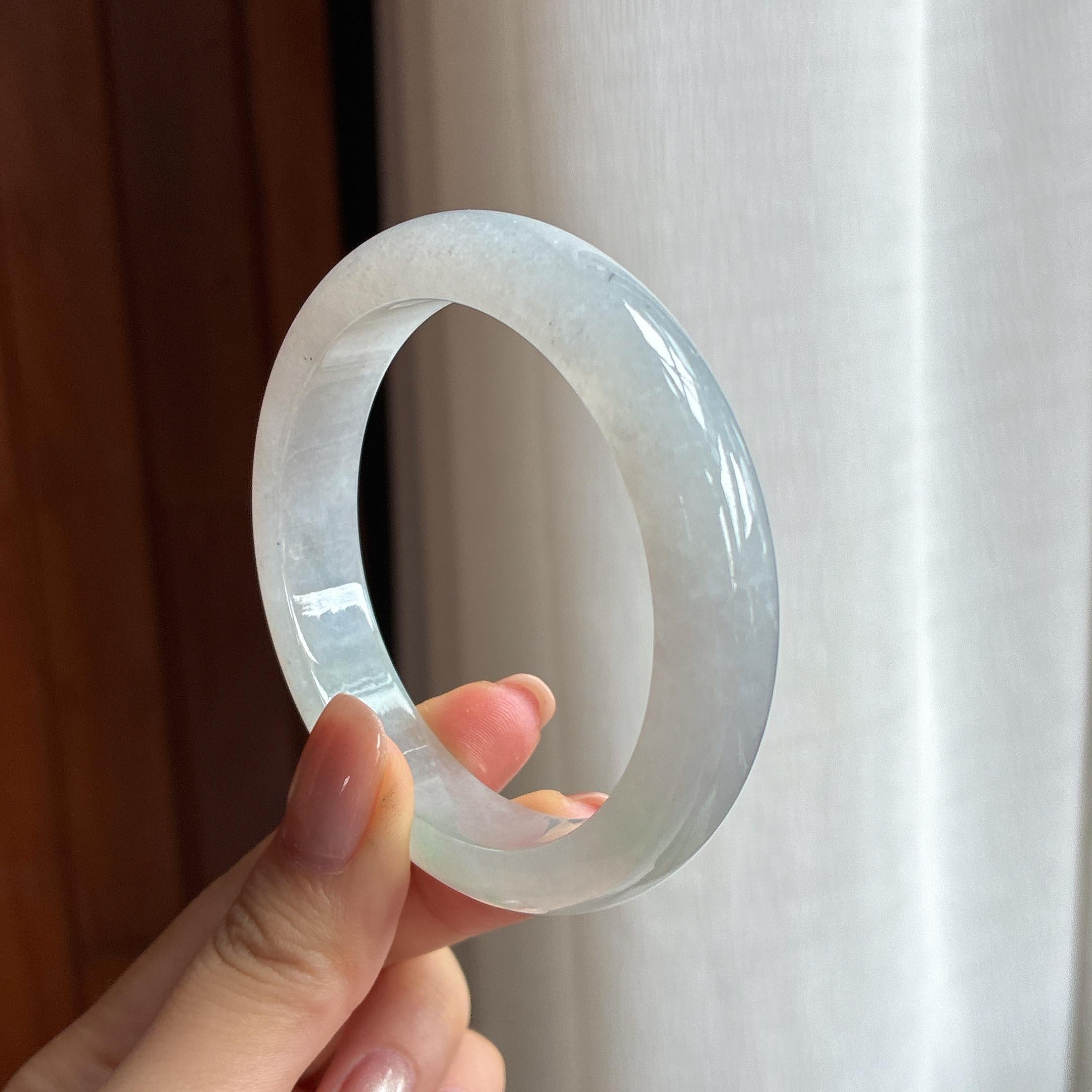 糯冰淡底色翡翠平安镯（55.7mm)（yc424327）