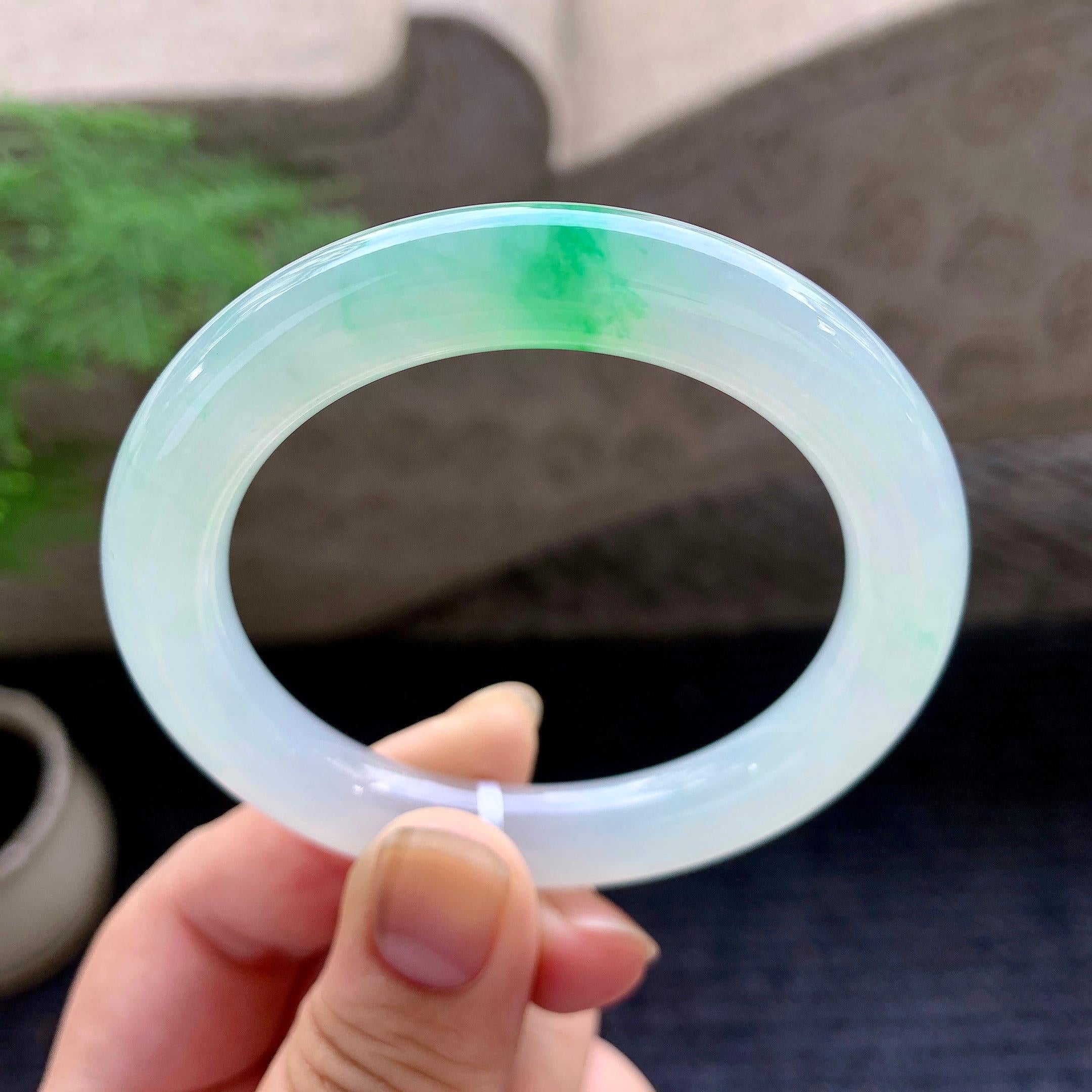 糯冰种飘阳绿圆条手镯（52.5mm）（yc195916）