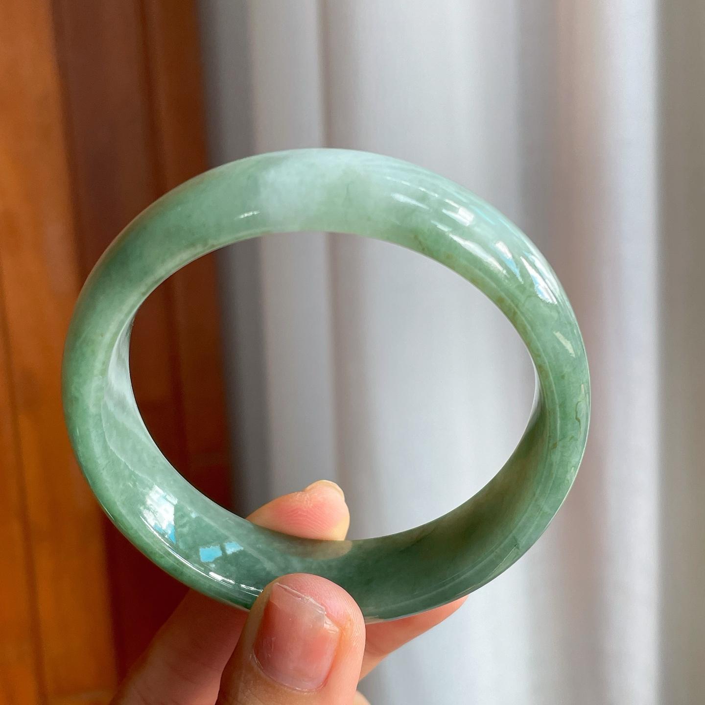 糯冰湖水绿翡翠平安镯（58.8mm）（yc215233）