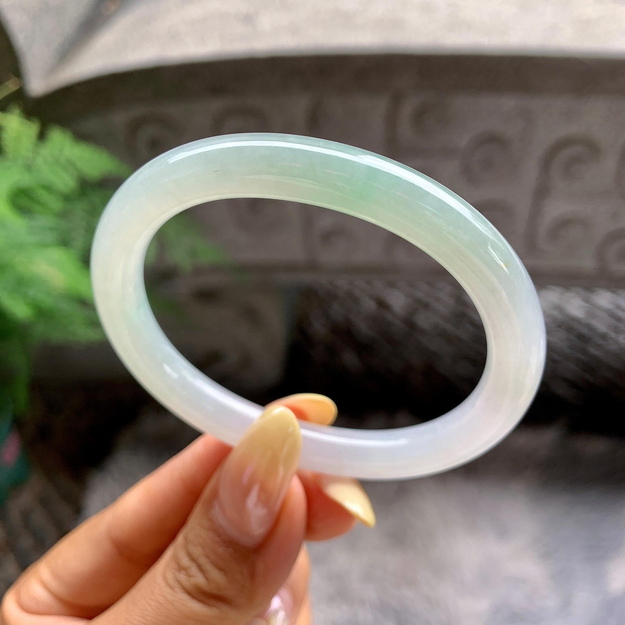细糯种淡晴底贵妃手镯54.4圈 天然缅甸A货翡翠（yc481917）