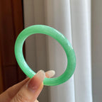 糯冰果绿翡翠圆条手镯（50.5mm）（yc274566）