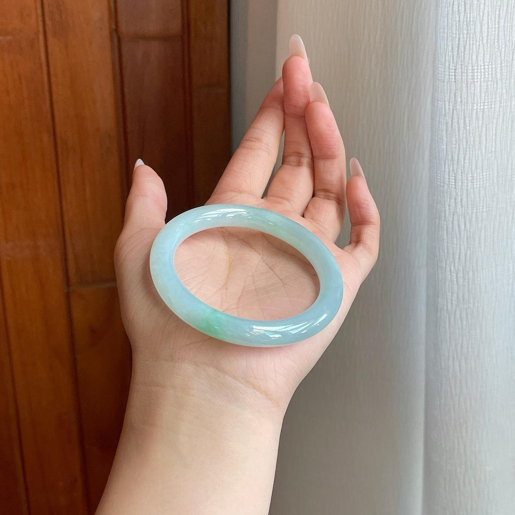 糯冰淡晴底飘花翡翠圆条（53.8mm）（yc270318）