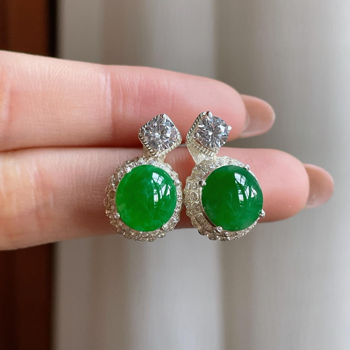 铜托冰种辣绿翡翠蛋面（yc349409）