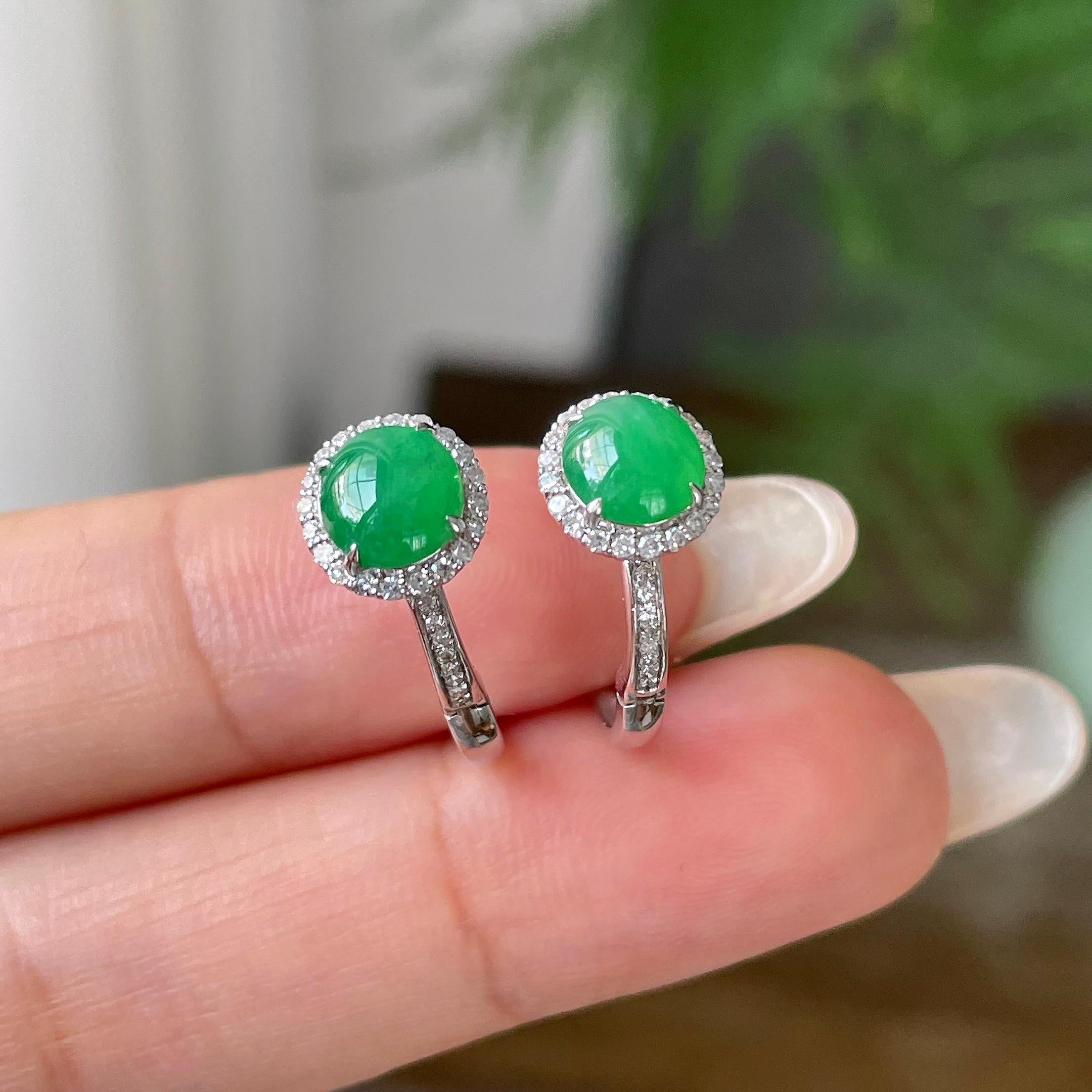 18k金钻镶糯冰种满绿蛋面耳钉    天然缅甸A货翡翠（yc356841）