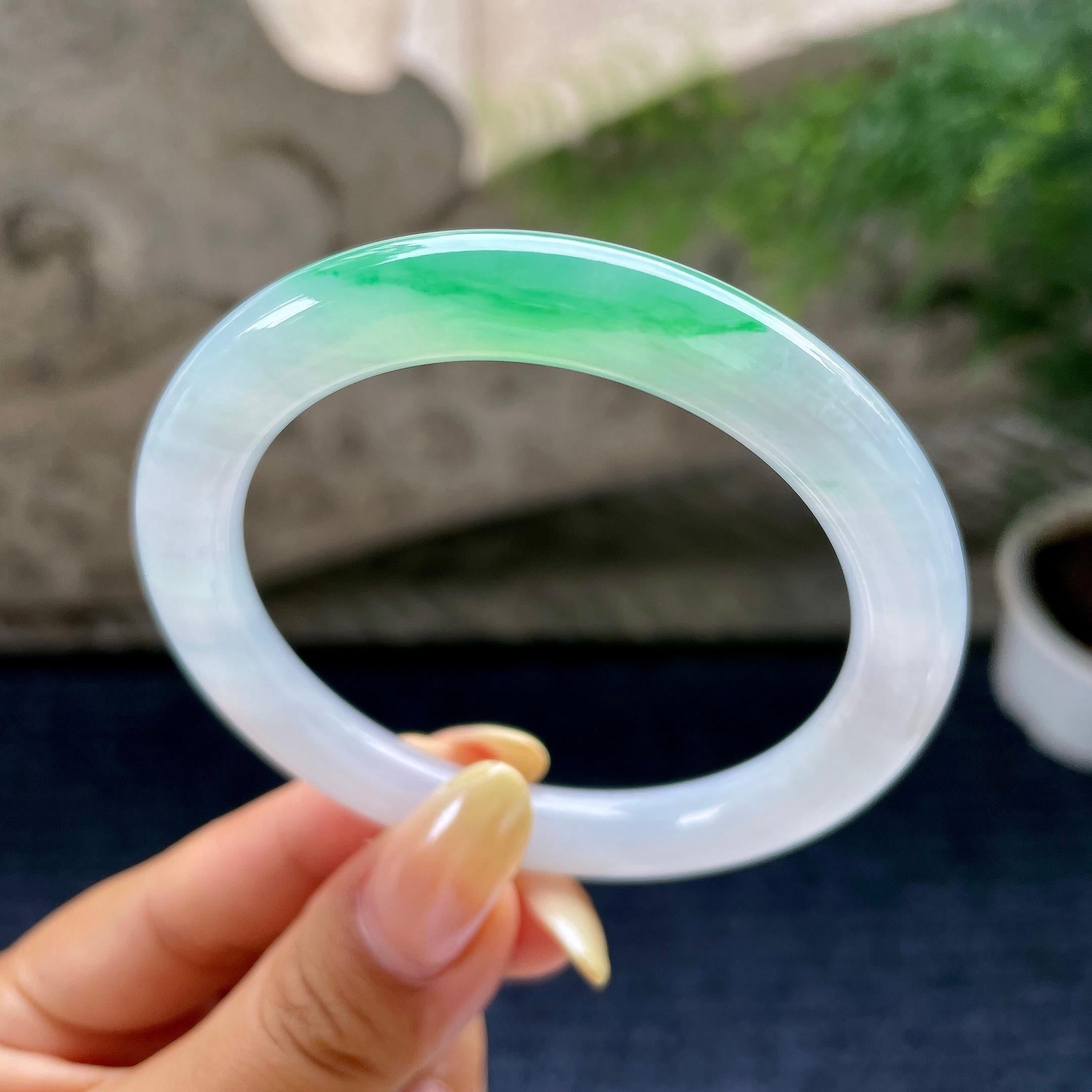 糯冰种飘绿圆条手镯55.2圈 天然缅甸A货翡翠（yc489328）