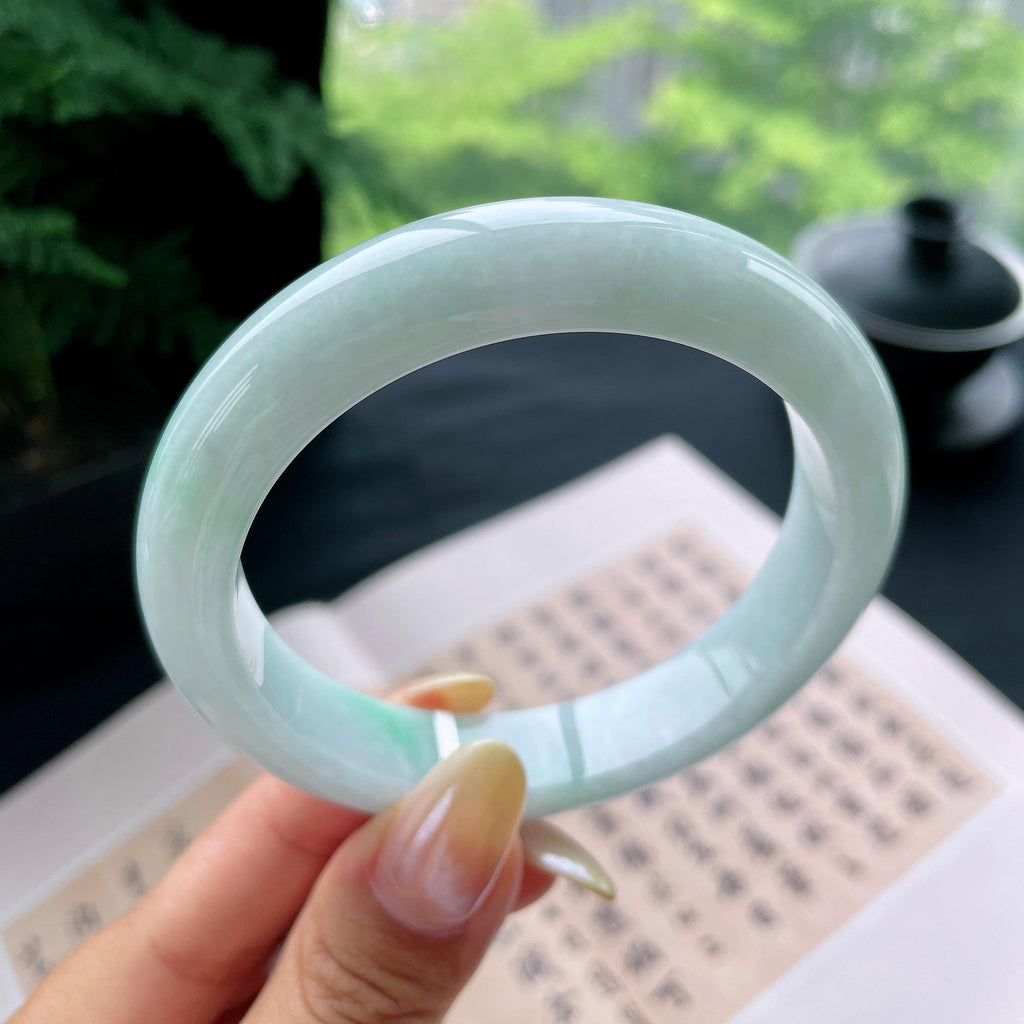 大圈口 细糯种飘绿正圈平安镯60圈 天然缅甸A货翡翠（yc473055）