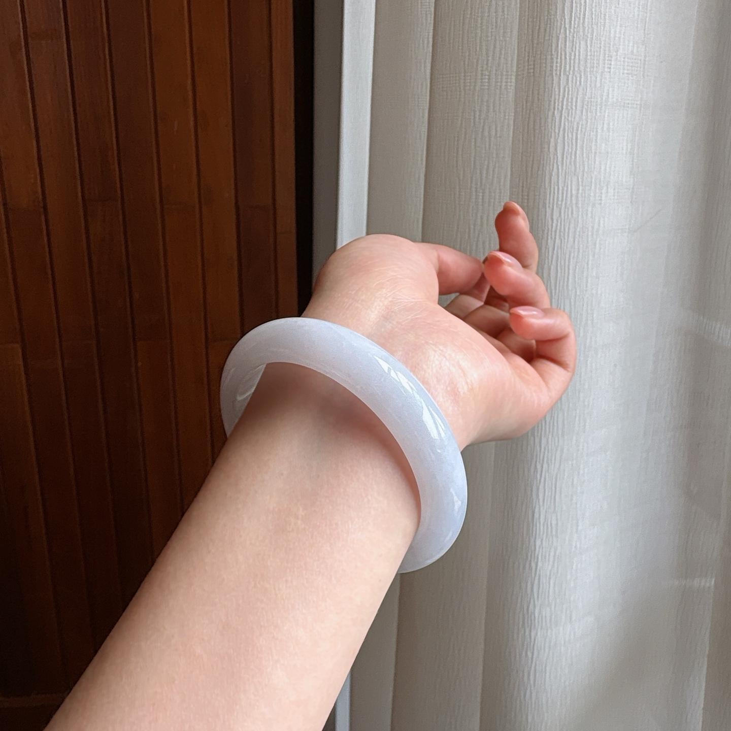 糯冰淡春底翡翠平安镯（54mm）（yc333065）