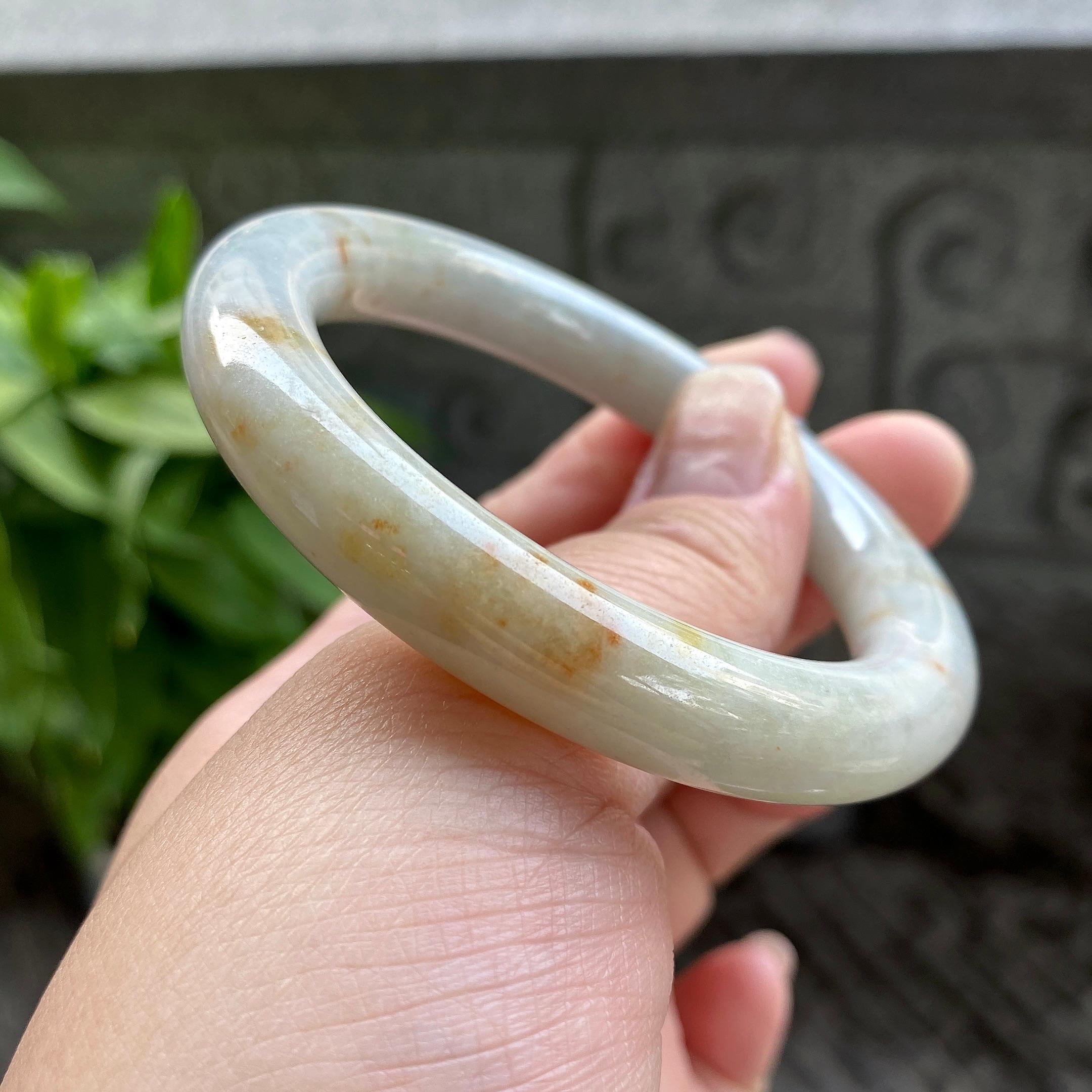 糯种飘黄翡圆条手镯53.5圈口 天然缅甸A货翡翠（yc313313）