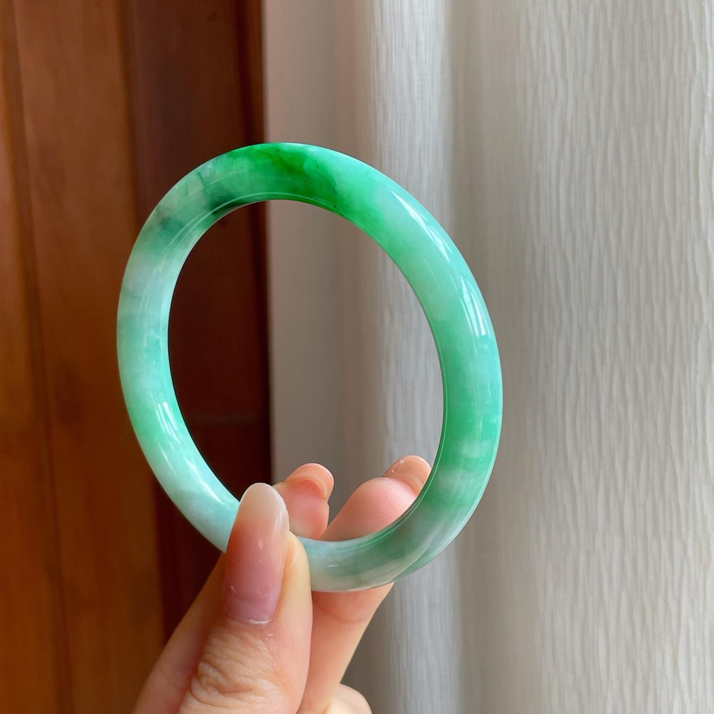 糯冰带色翡翠圆条手镯（55mm)（yc350511）