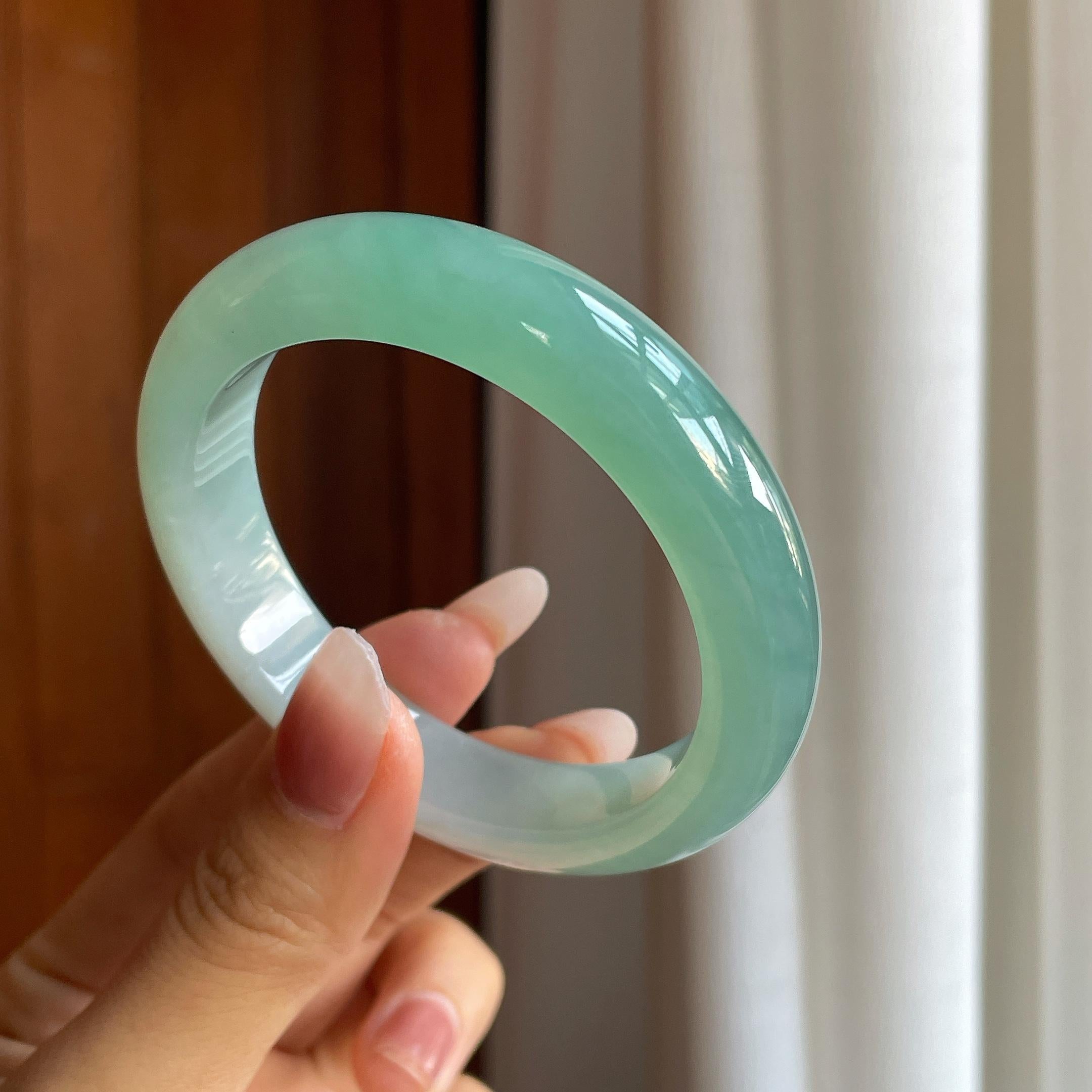 冰种湖水绿翡翠平安镯（56mm）（yc310374）
