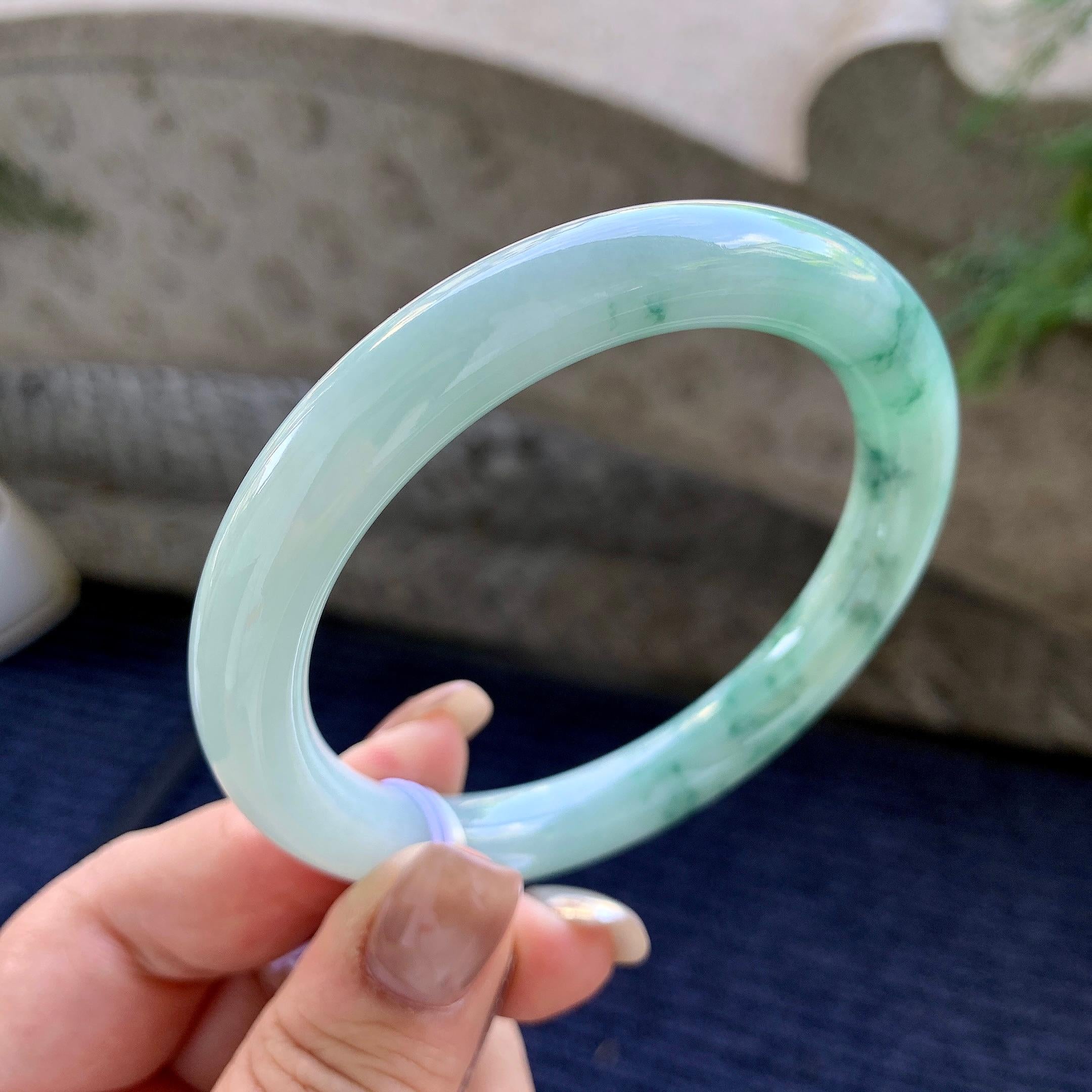 大圈口  细糯种飘蓝花圆条手镯  60.4圈口  天然缅甸A货翡翠（yc433651）