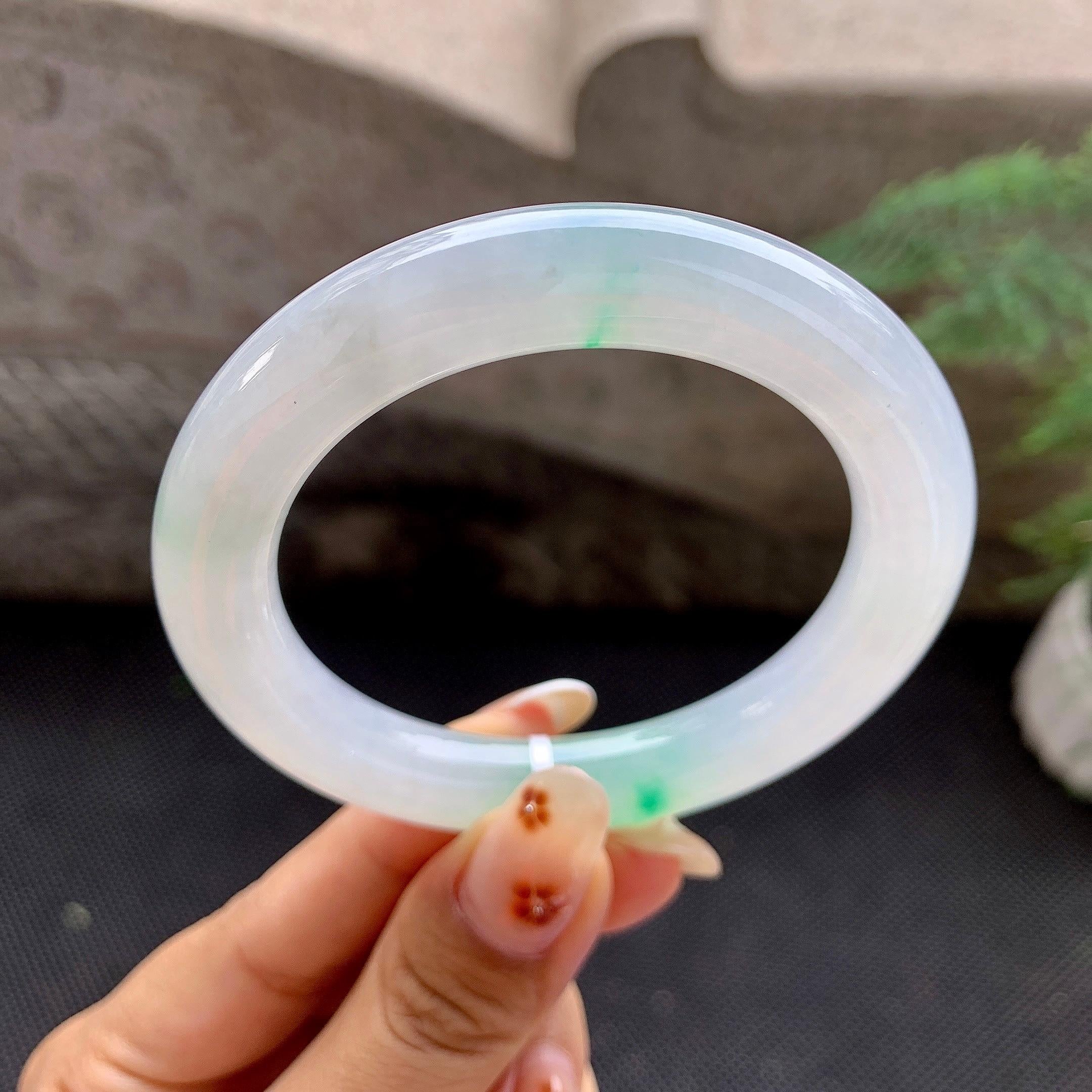糯冰种飘绿圆条手镯（53.5mm）（yc257688）